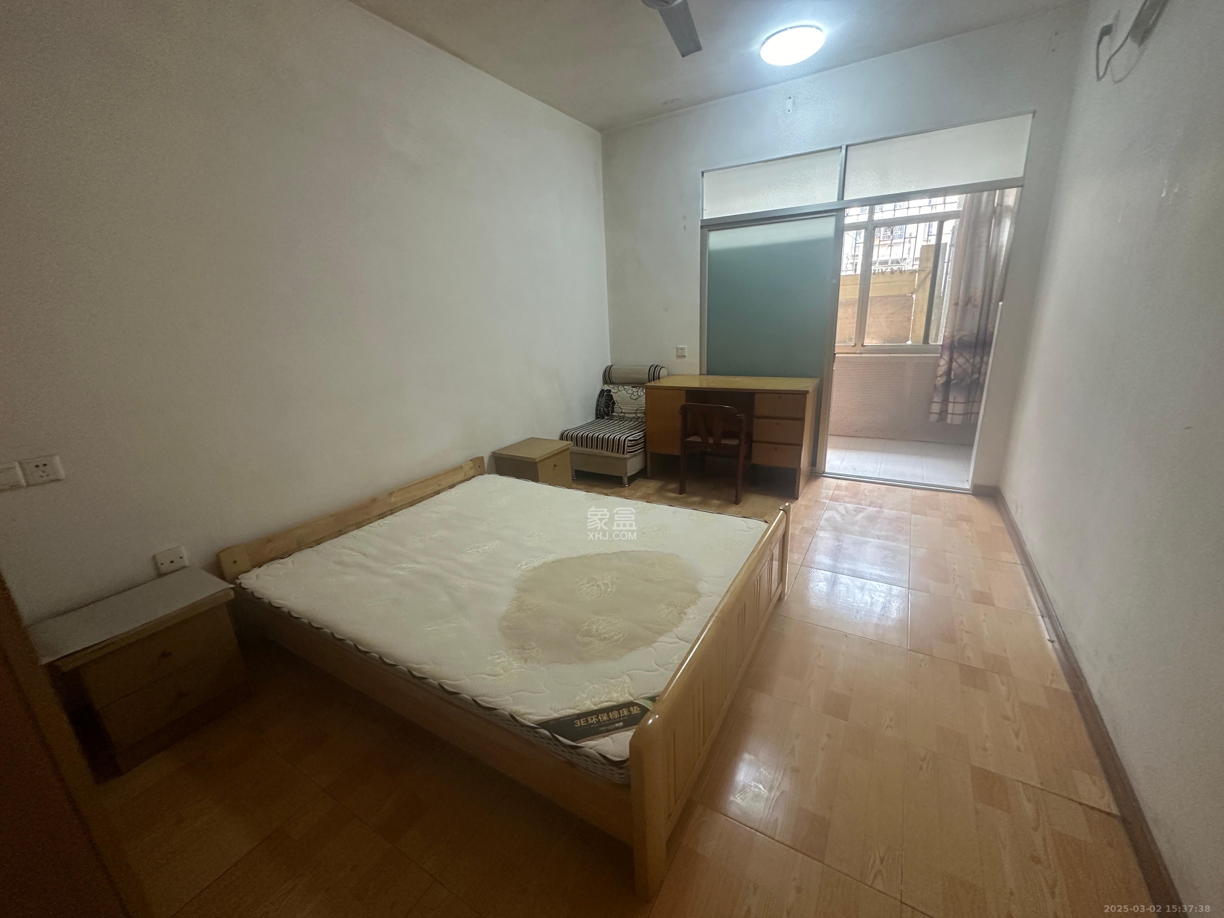 广济桥商务厅宿舍  1室1厅1卫   2000.00元/月室内图