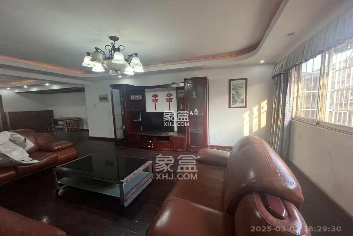 海华花园(京电大厦) 2室2厅1卫 2500.0元/月 海华花园(京电大厦) 2室2厅1卫 2500.0元/月室内图