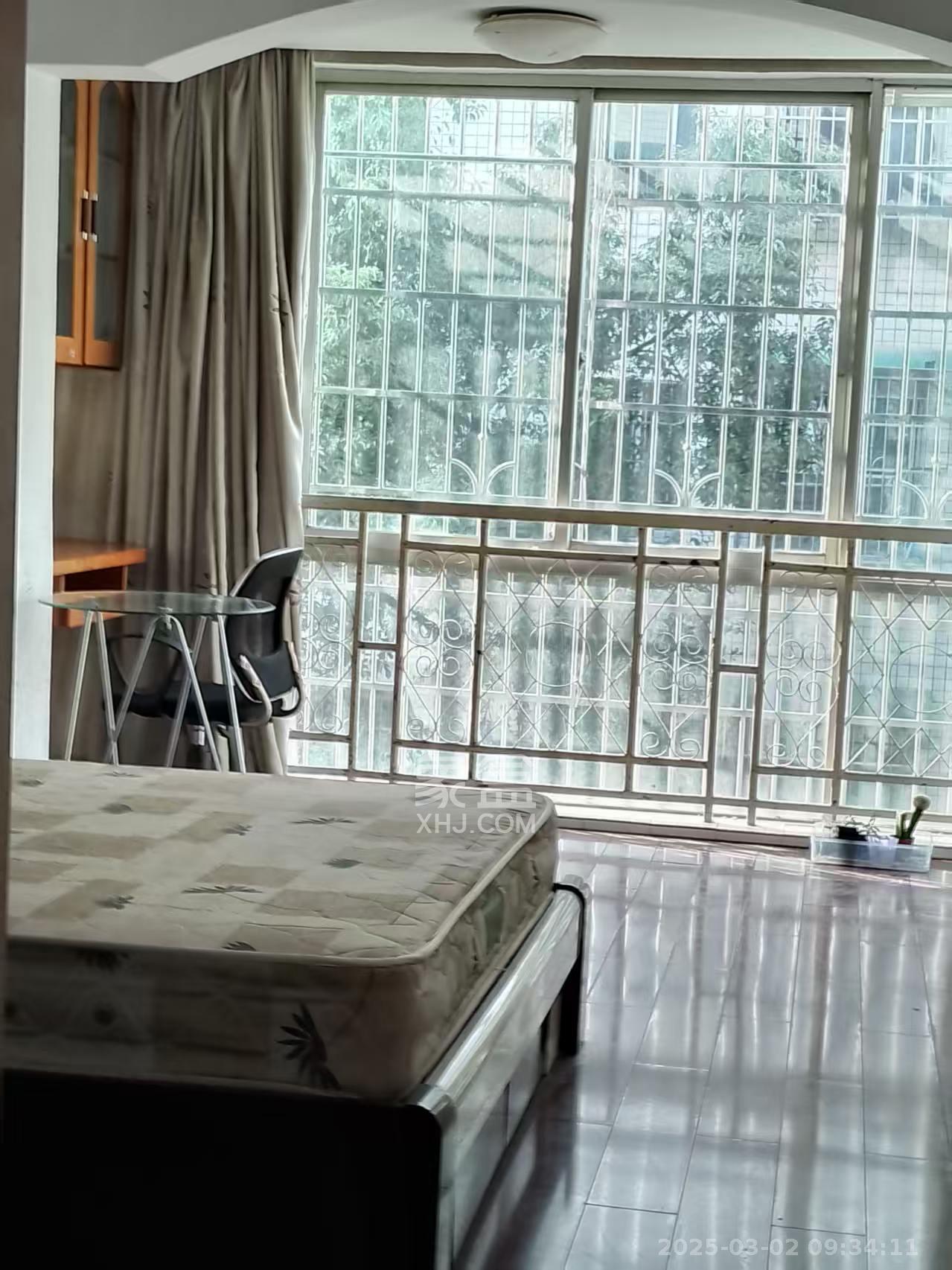 中南汽车世界  2室2厅1卫   1100.00元/月室内图