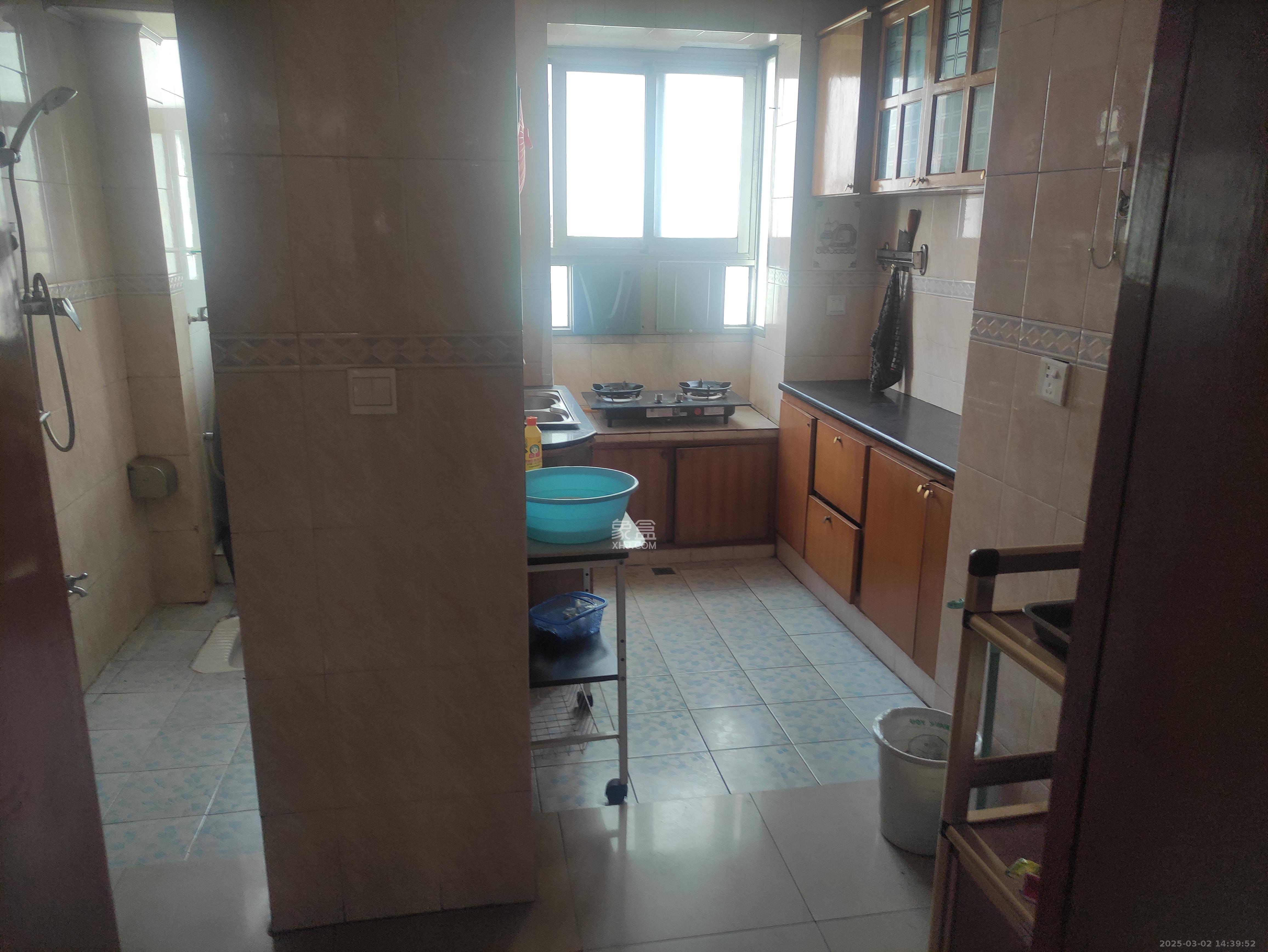 省政府机关梓园住宅区 2室1厅1卫 2800.0元/月 省政府机关梓园住宅区 2室1厅1卫 2800.0元/月室内图