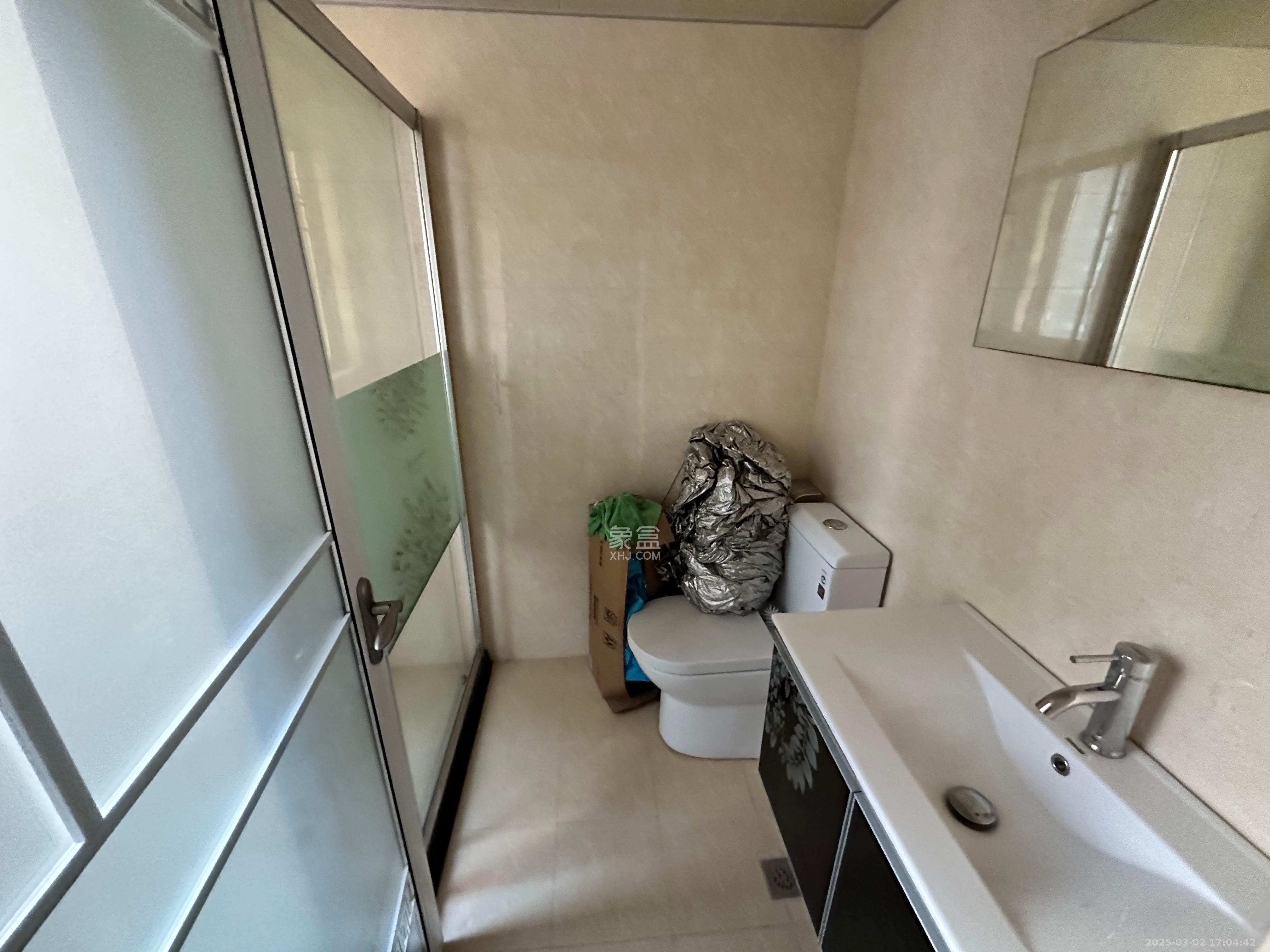 华润橡树湾 3室2厅1卫 2400.0元/月 华润橡树湾 3室2厅1卫 2400.0元/月室内图