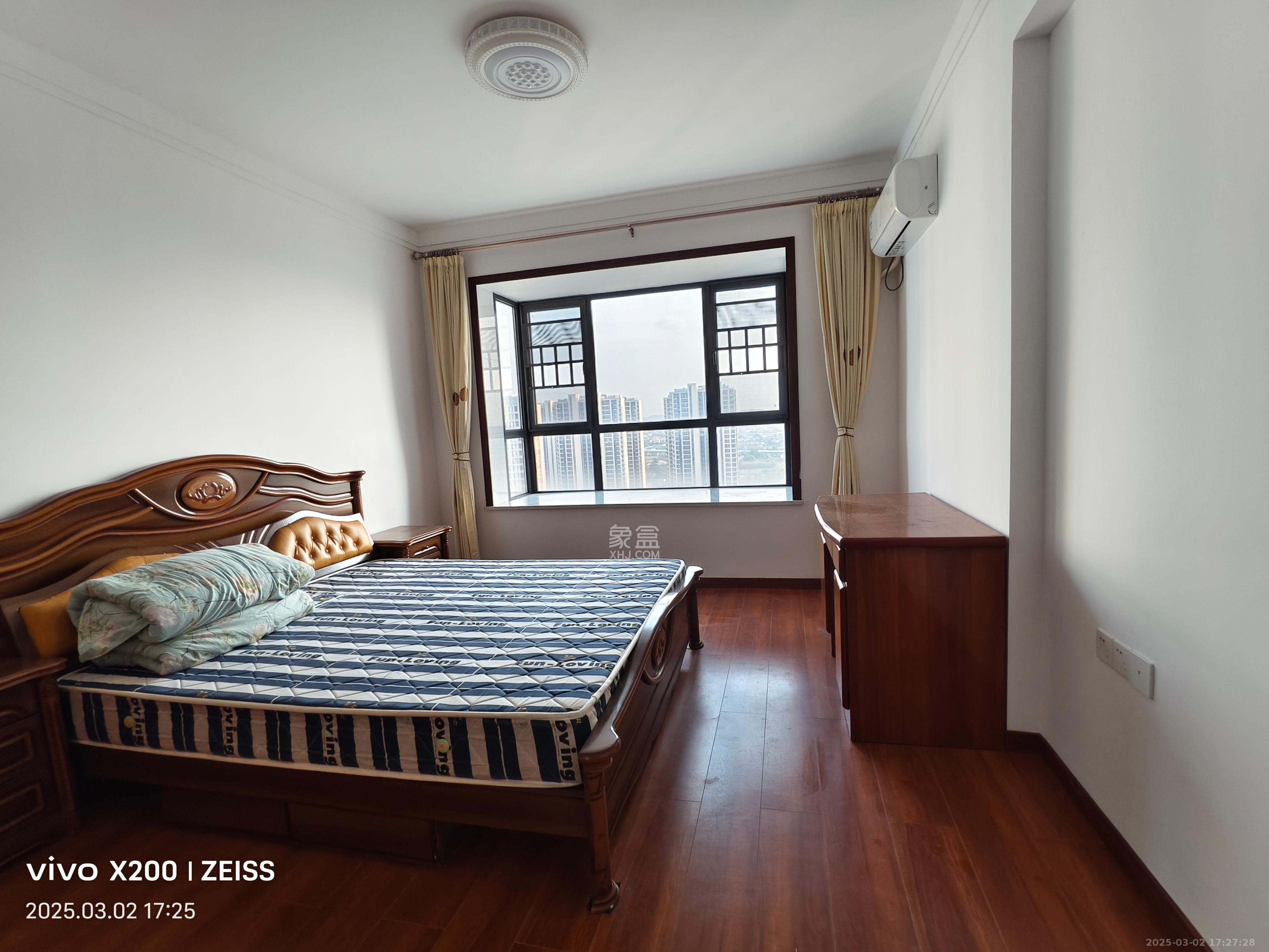 财汇新天地(财汇商务广场)  4室2厅2卫    2800.0元/月 财汇新天地(财汇商务广场)  4室2厅2卫    2800.0元/月