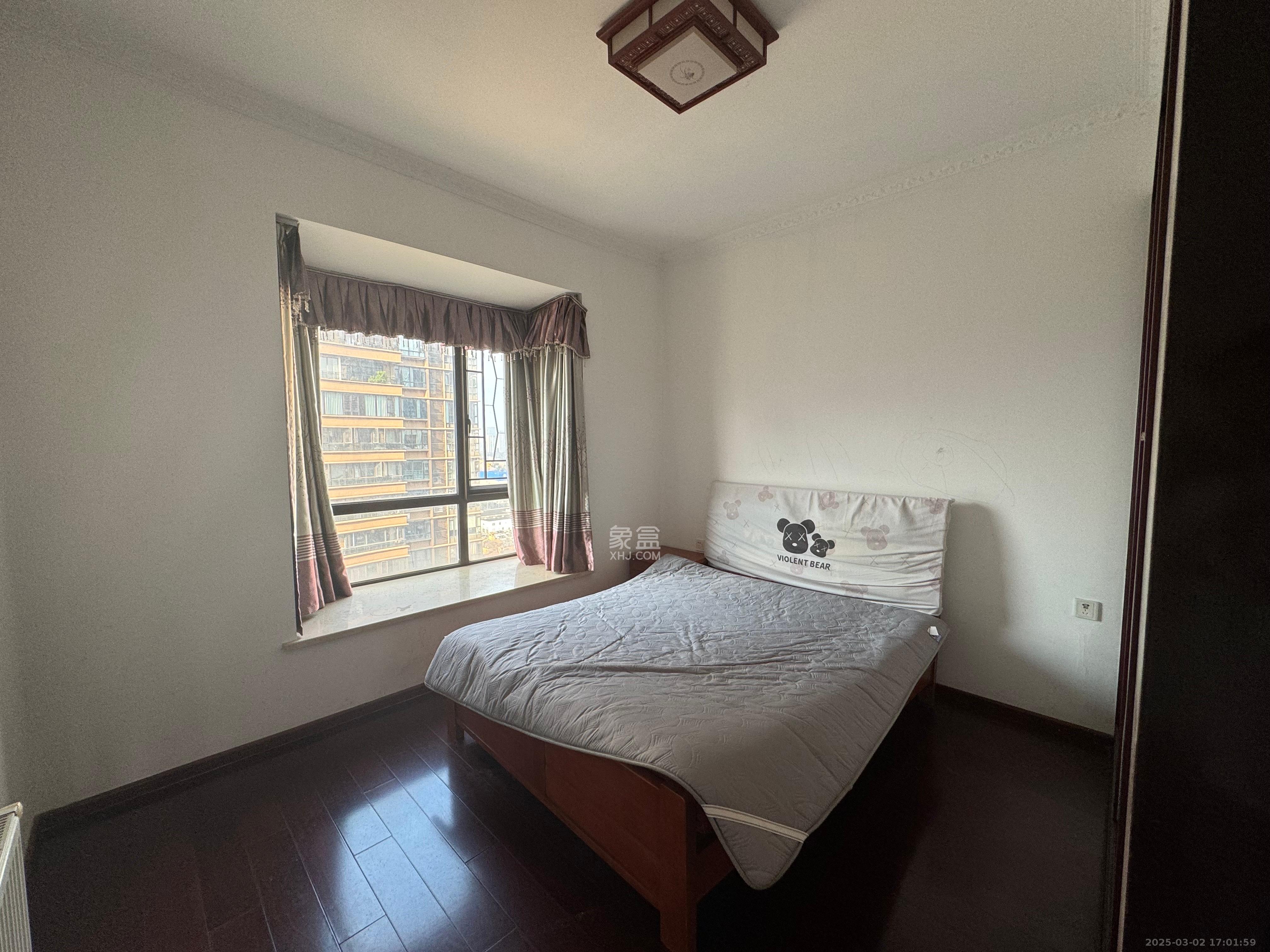 融科檀香山(融科紫檀、香山国际)  1室1厅1卫    4000.0元/月 融科檀香山(融科紫檀、香山国际)  1室1厅1卫    4000.0元/月