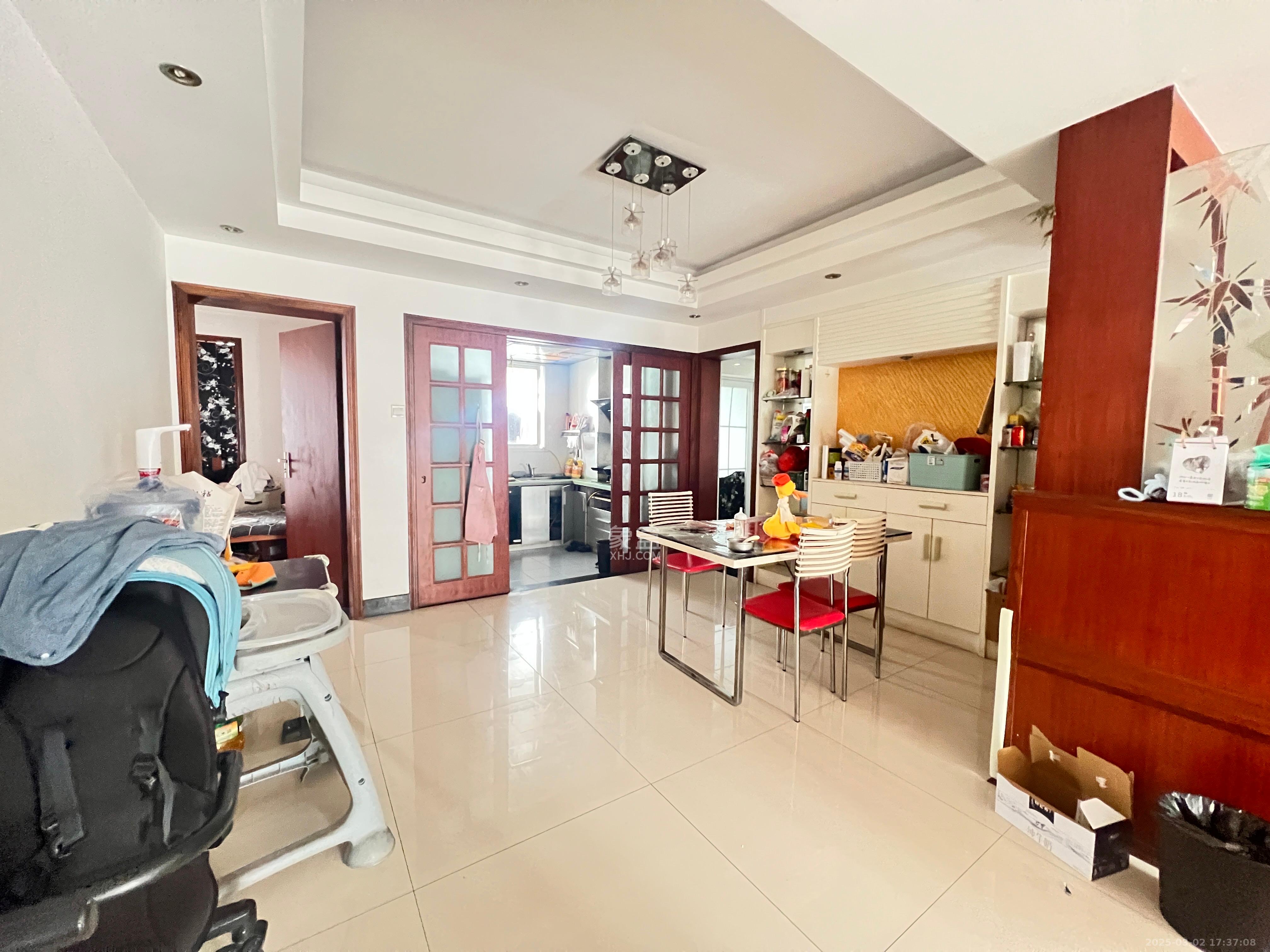 麓谷E家人  3室2厅2卫    2600.0元/月室内图