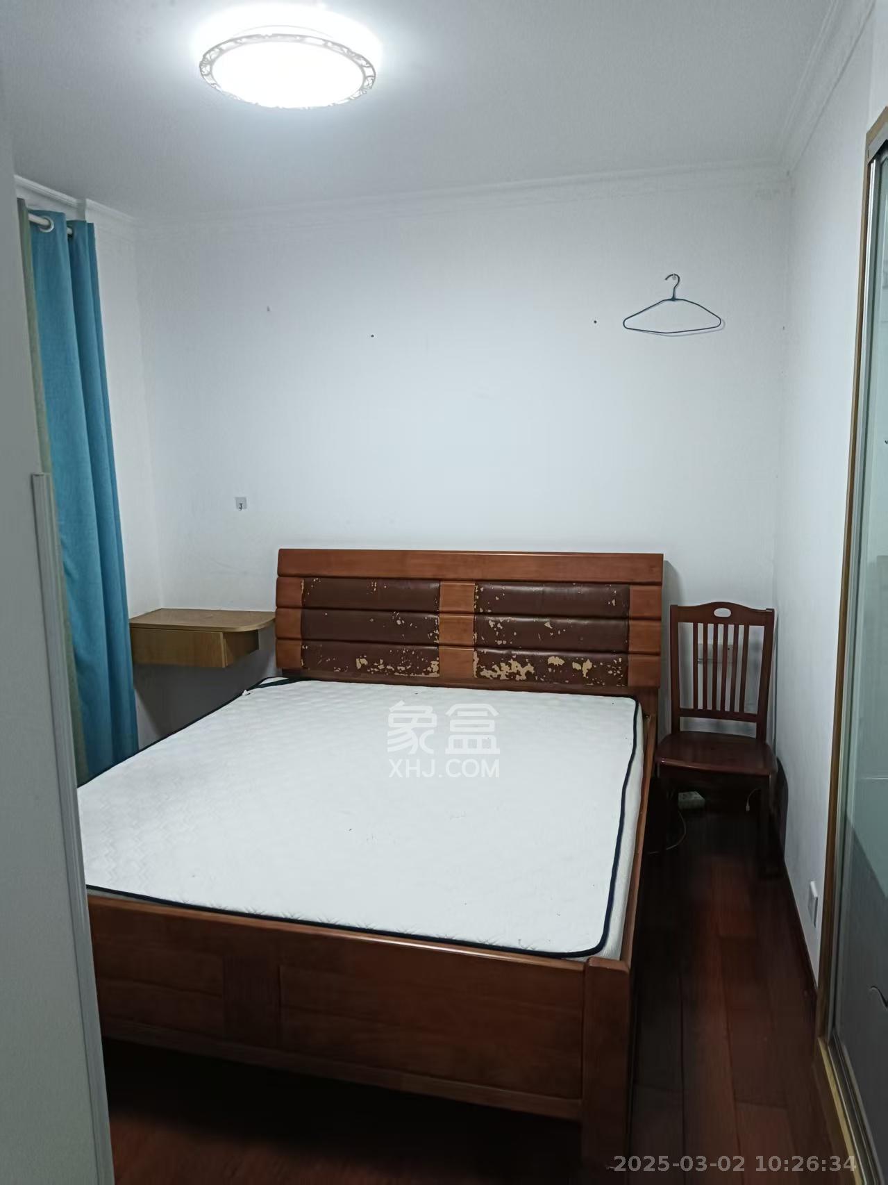 悦湖山 3室2厅2卫 2000.0元/月 悦湖山 3室2厅2卫 2000.0元/月室内图