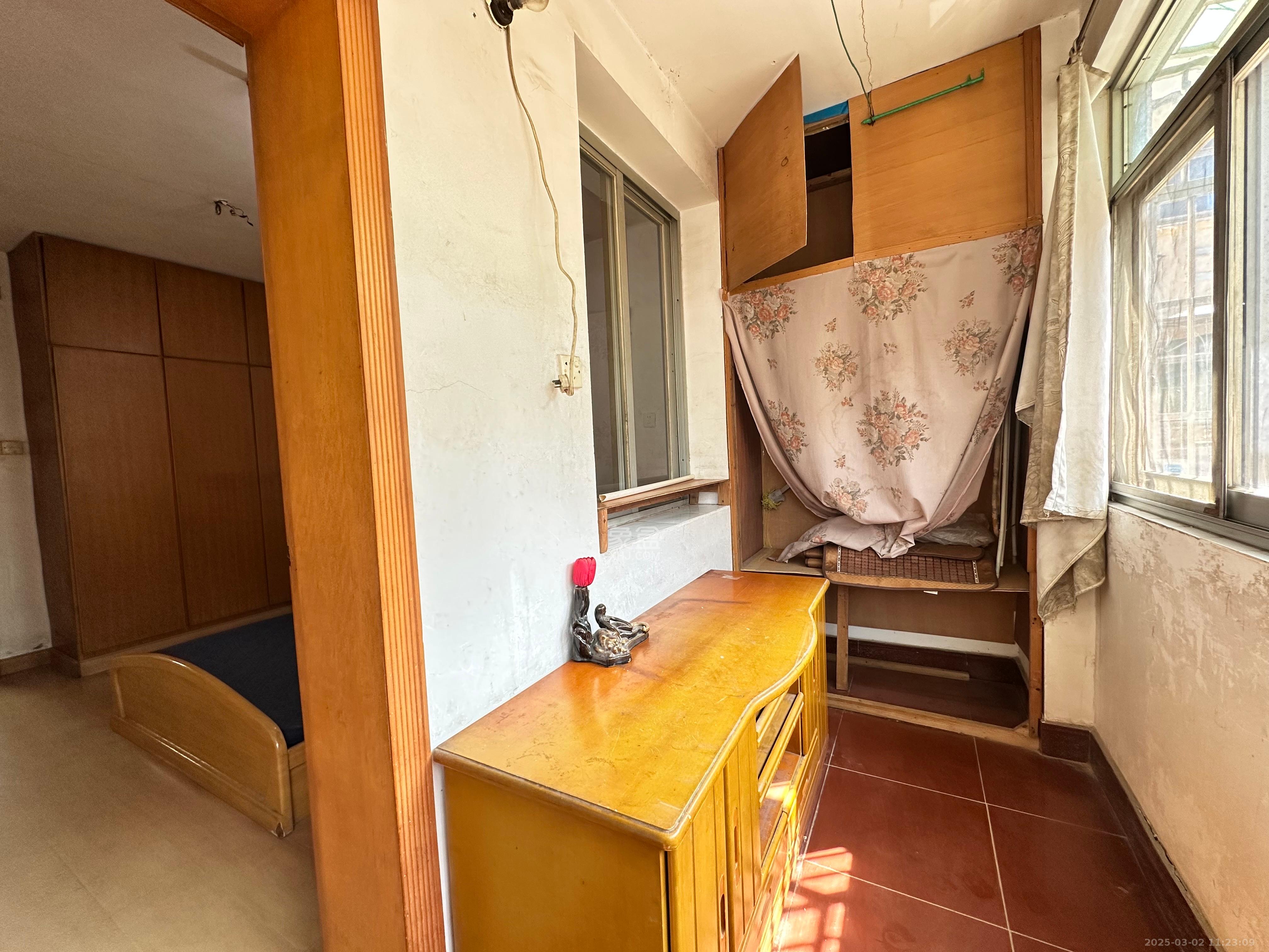新天小区  2室2厅1卫   1700.00元/月室内图