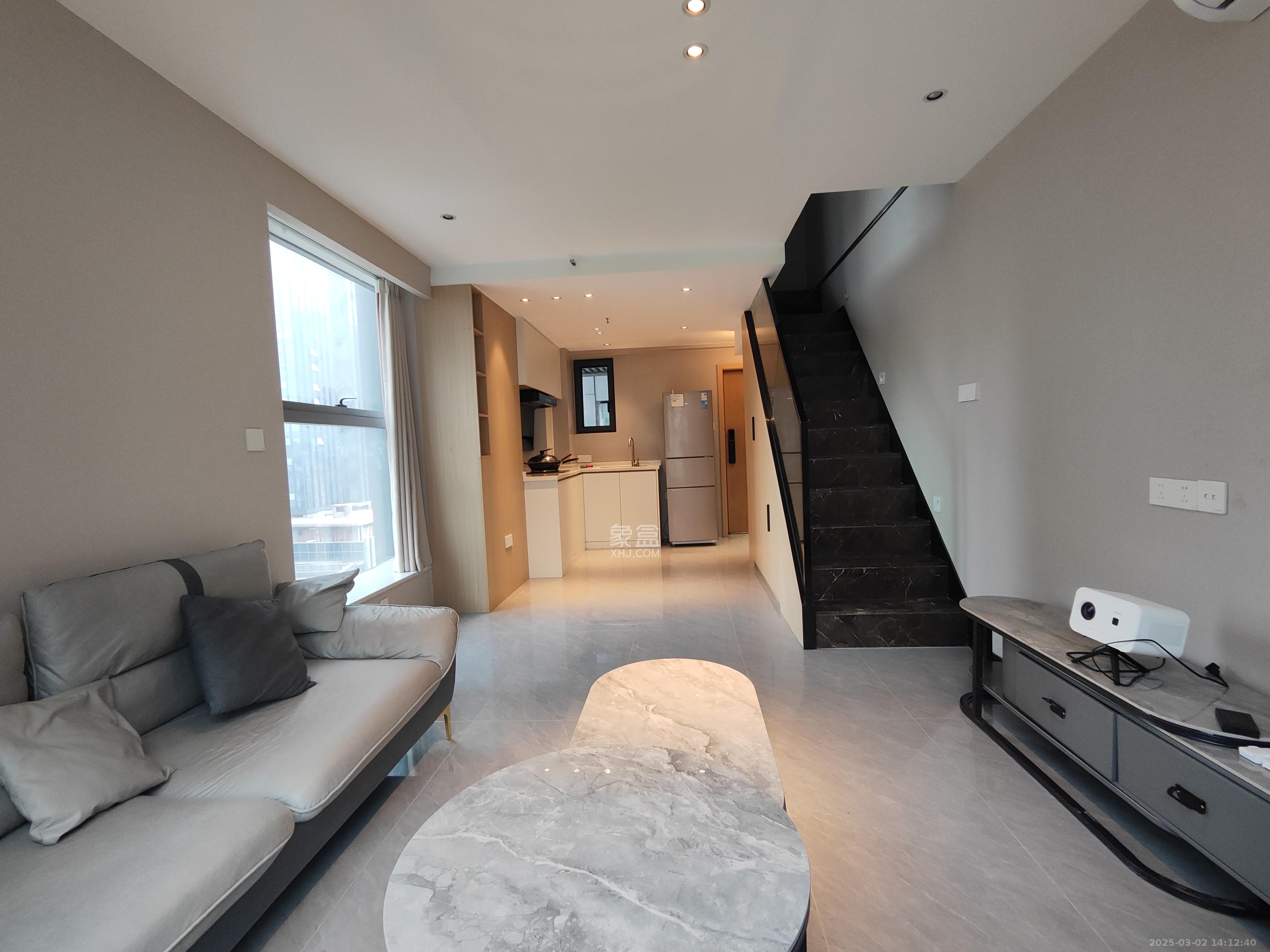 君悦新天地  1室0厅0卫    2700.0元/月室内图