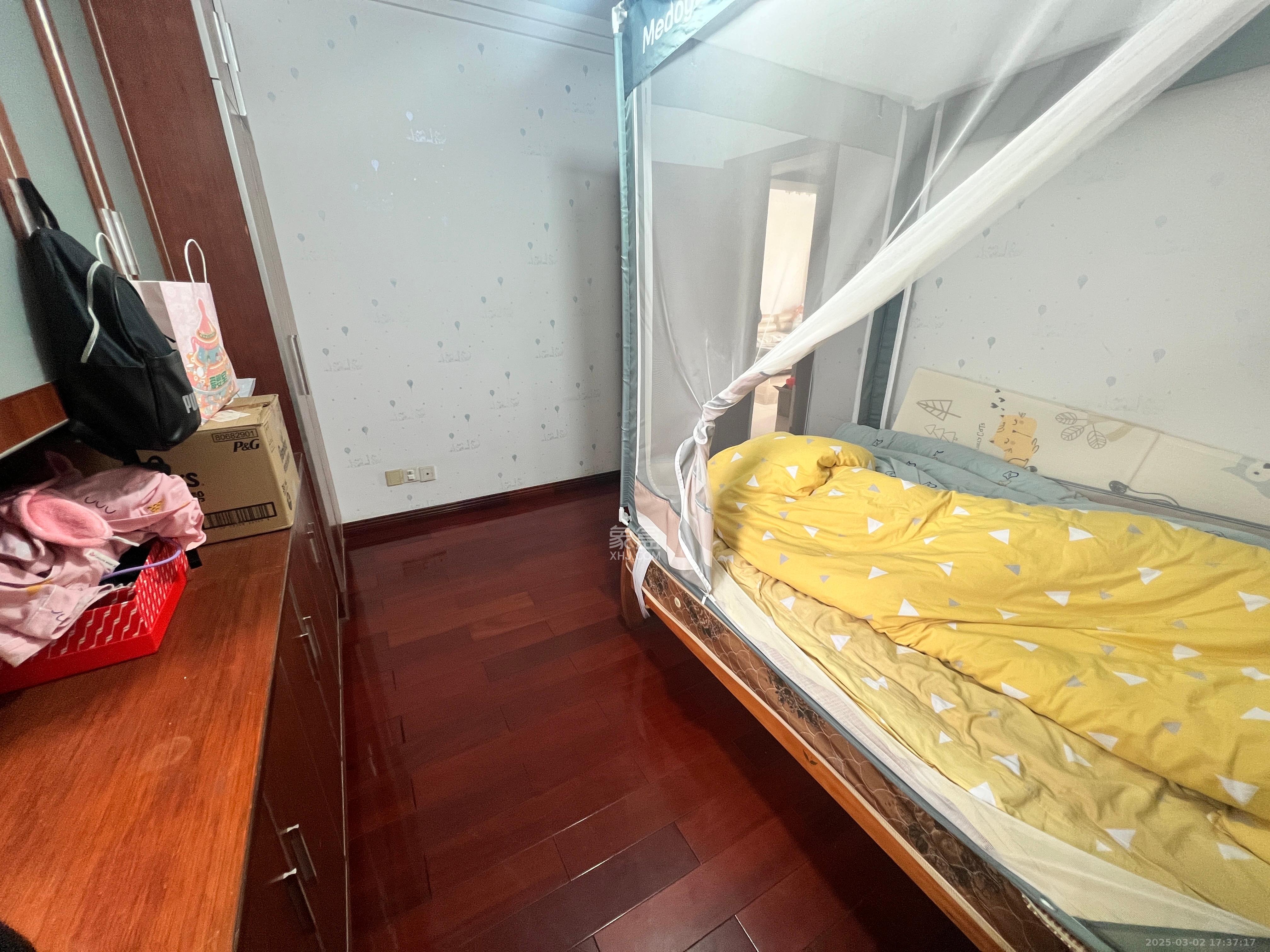 麓谷E家人  3室2厅2卫    2600.0元/月室内图