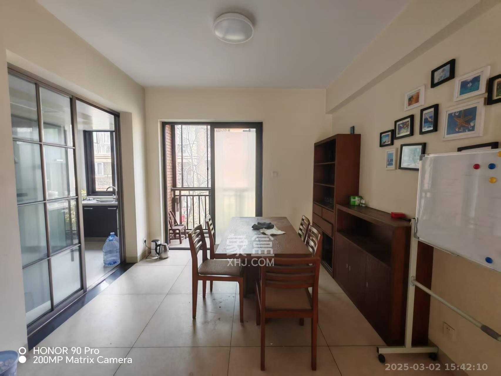 绿城桂花城 4室2厅2卫 3900.0元/月 绿城桂花城 4室2厅2卫 3900.0元/月室内图