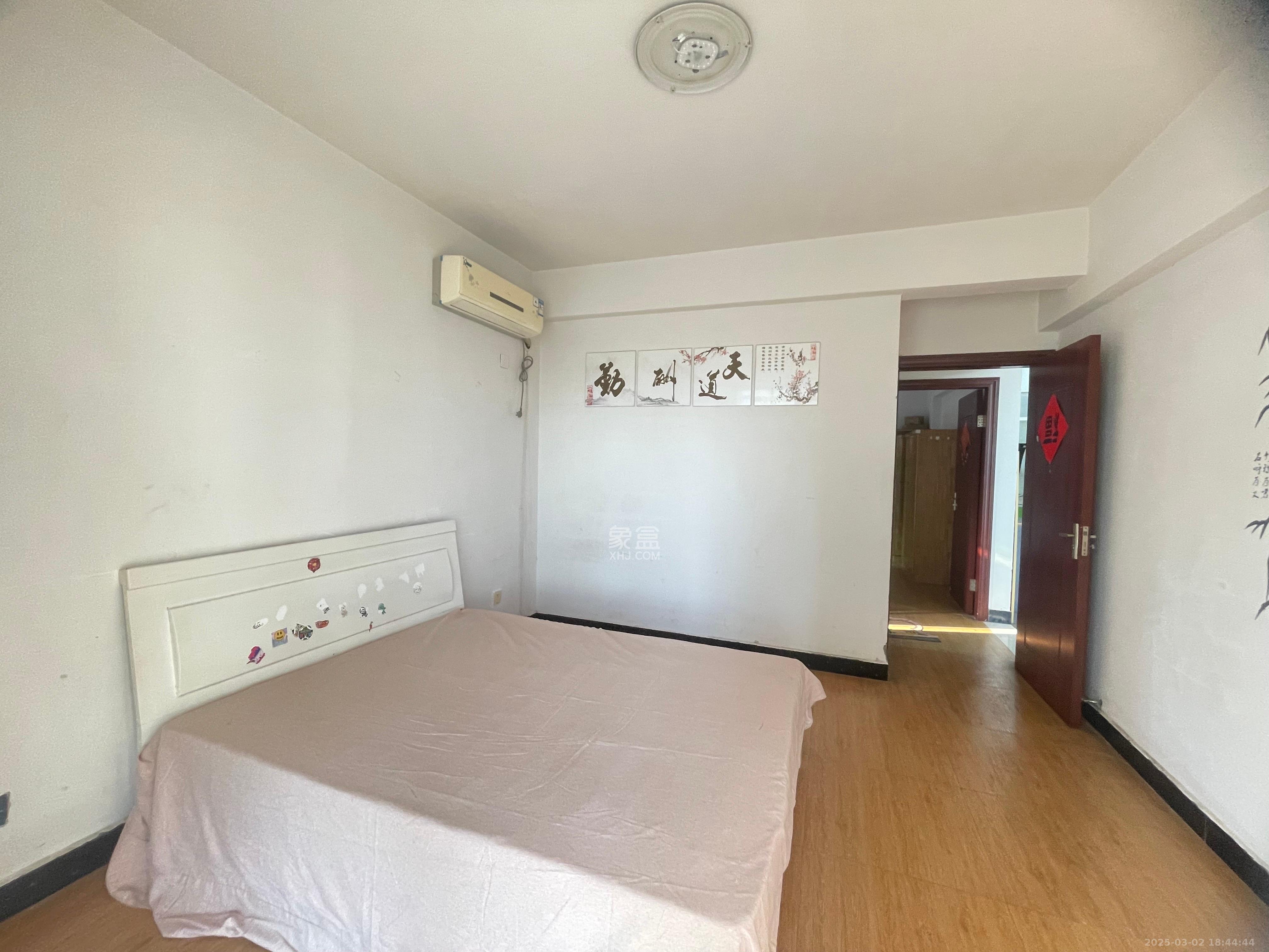 月畔湾 2室2厅1卫 2100.0元/月 月畔湾 2室2厅1卫 2100.0元/月室内图