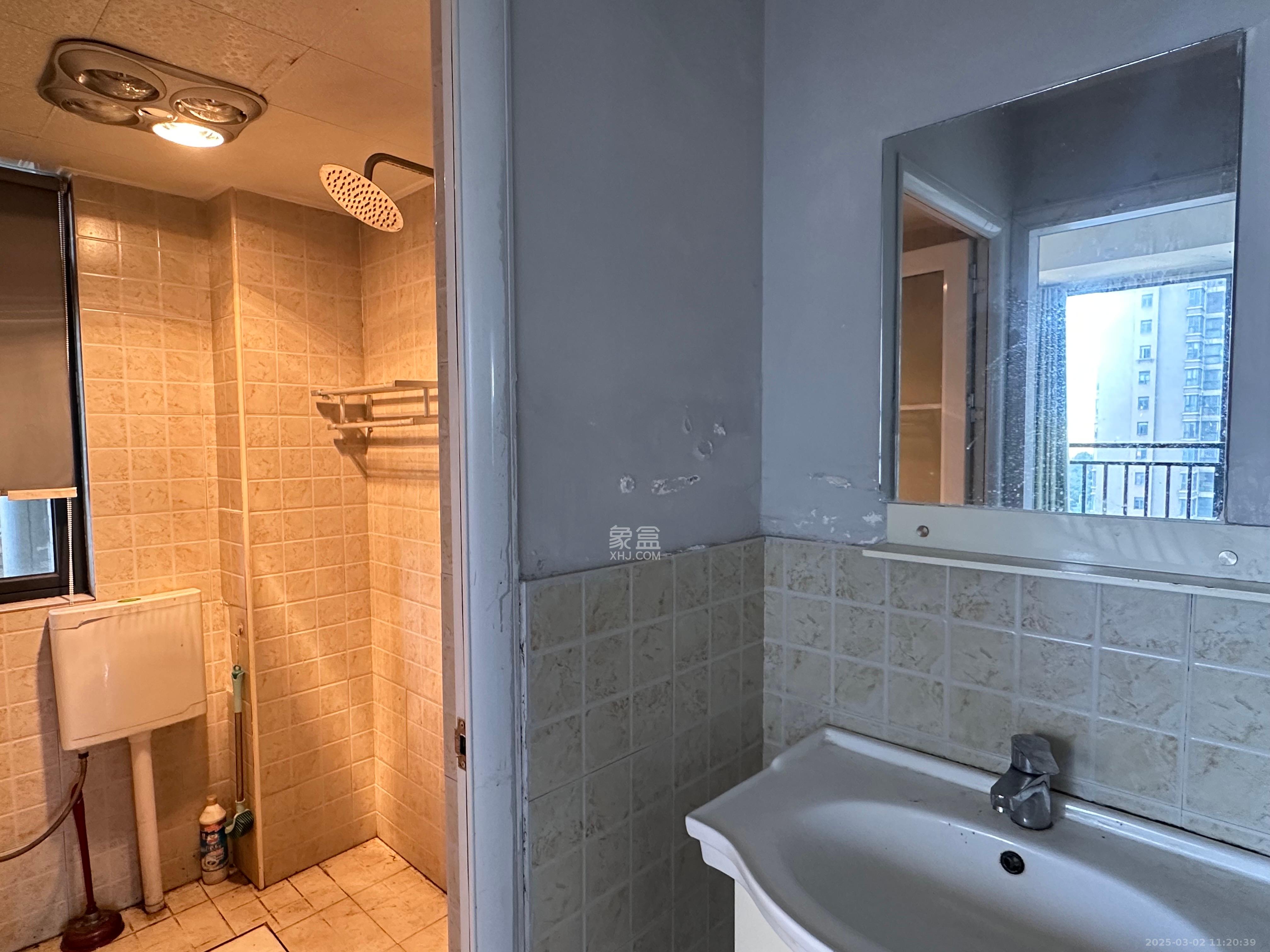 藏珑湖上国际花园 3室2厅2卫 2800.0元/月 藏珑湖上国际花园 3室2厅2卫 2800.0元/月室内图