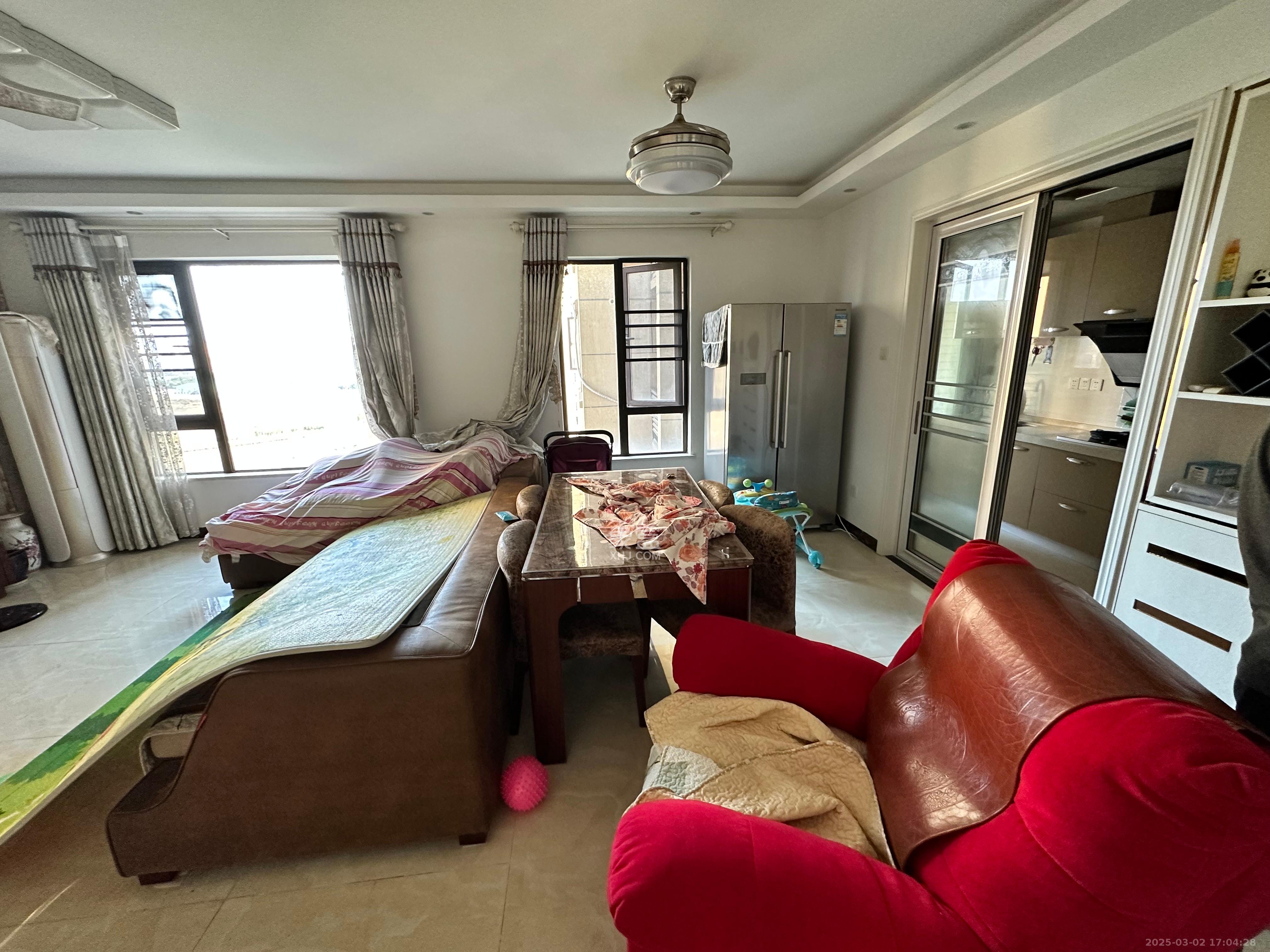 华润橡树湾 3室2厅1卫 2400.0元/月 华润橡树湾 3室2厅1卫 2400.0元/月室内图