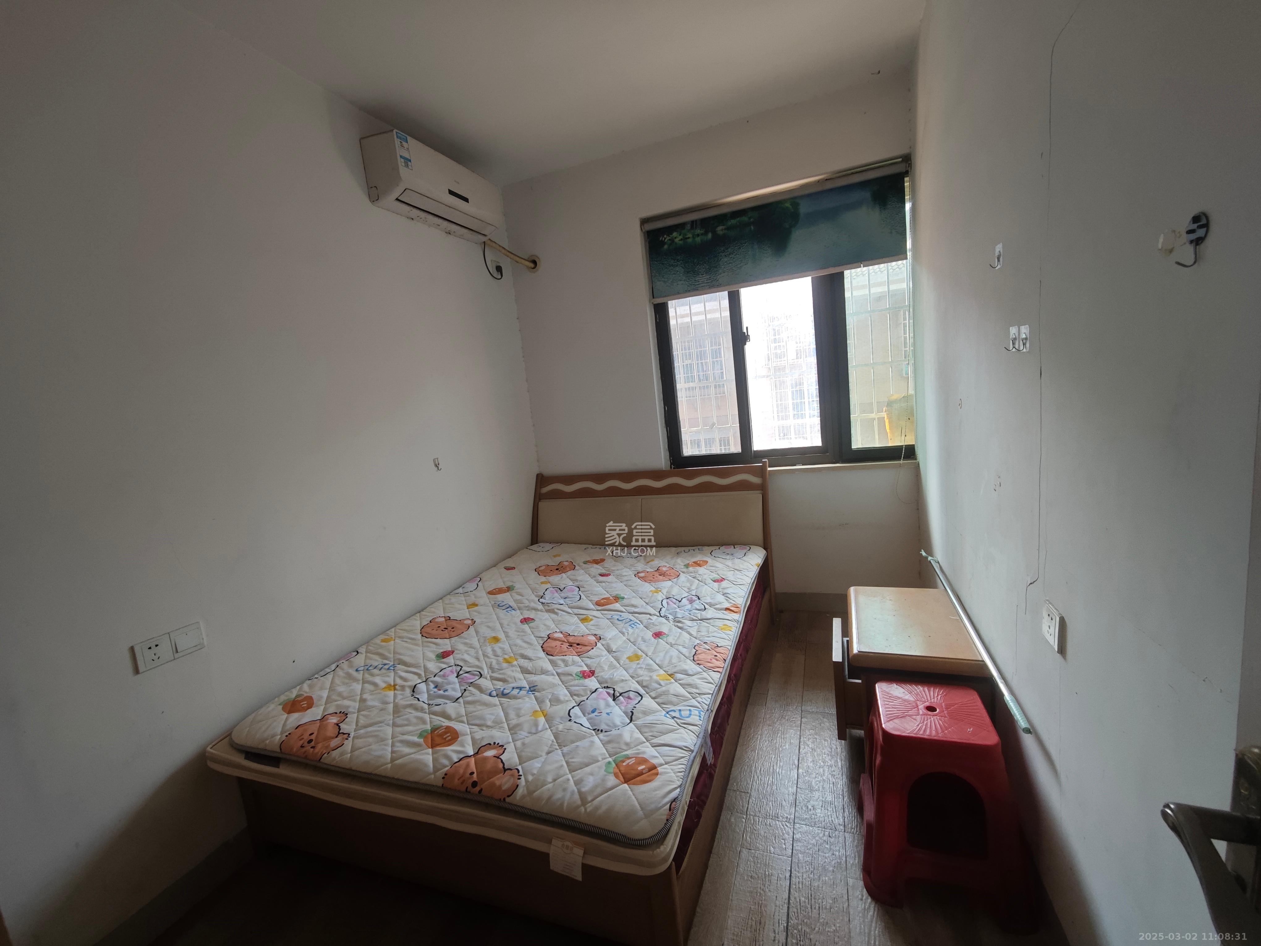 大橋四區(qū)  3室2廳1衛(wèi)   1700.00元/月室內(nèi)圖