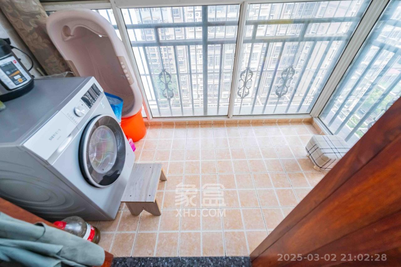 城市山水豪园(山水城市风景) 3室2厅2卫 3500.0元/月 城市山水豪园(山水城市风景) 3室2厅2卫 3500.0元/月室内图