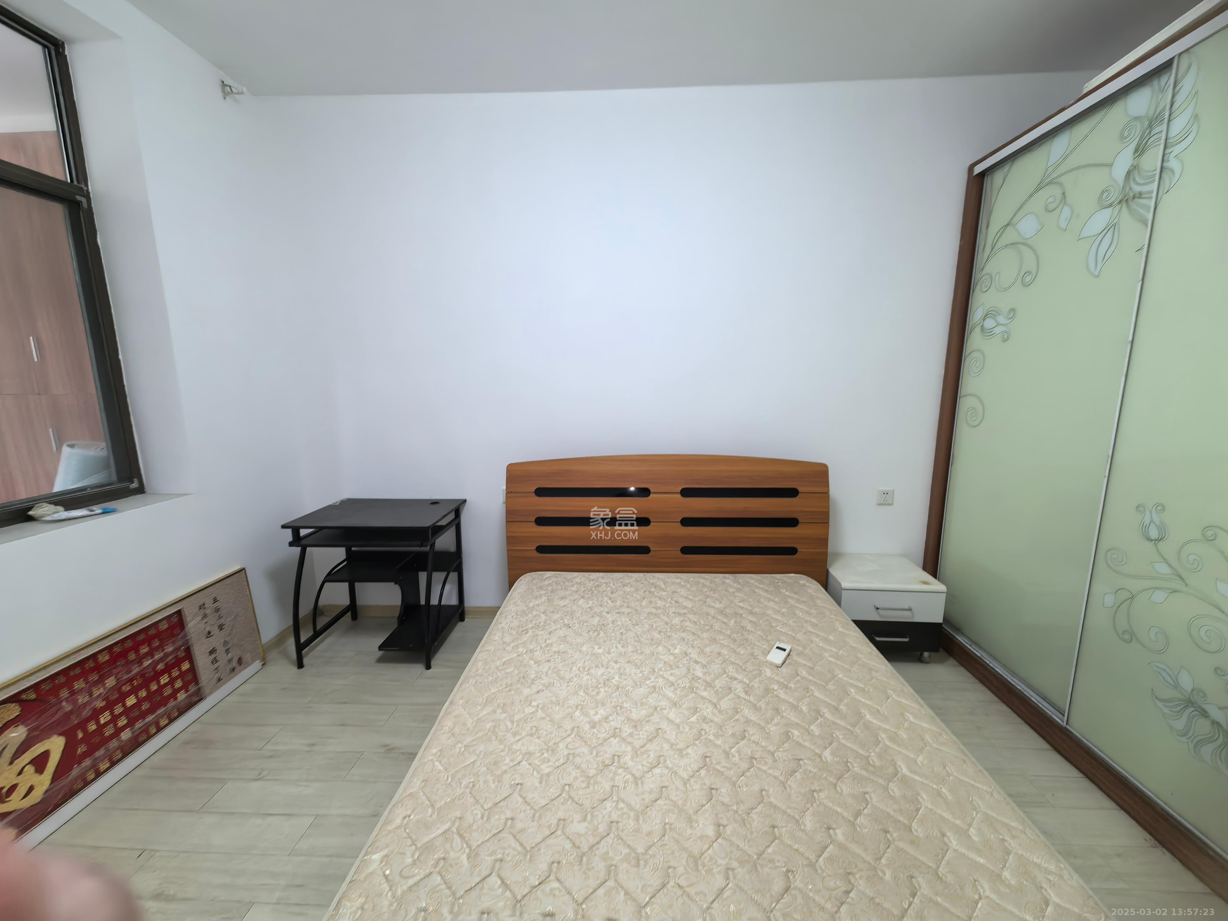 中南家园  2室1厅1卫    2000.0元/月室内图