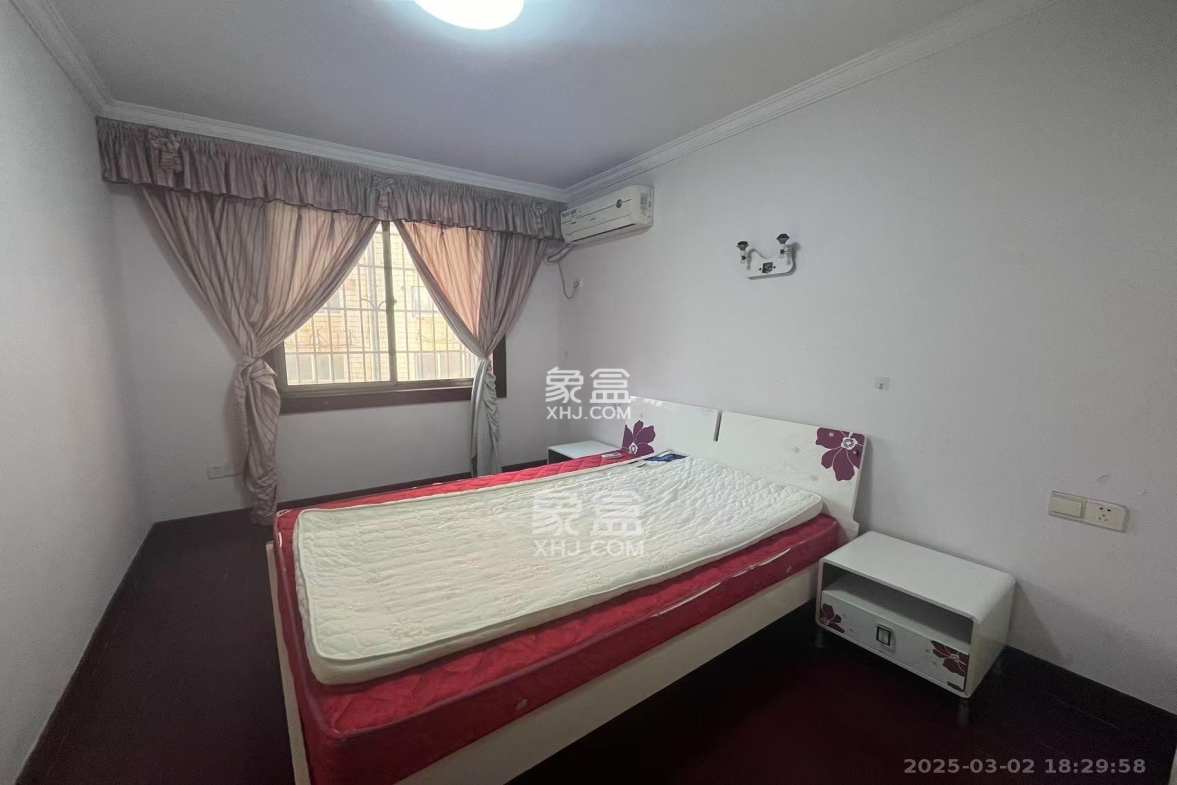 海华花园(京电大厦) 2室2厅1卫 2500.0元/月 海华花园(京电大厦) 2室2厅1卫 2500.0元/月室内图