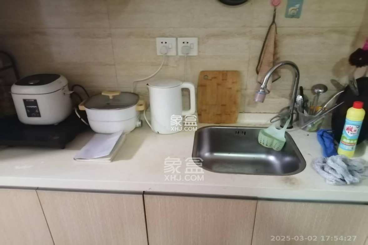 万科金域华府一期  1室1厅1卫    1300.0元/月 万科金域华府一期  1室1厅1卫    1300.0元/月室内图