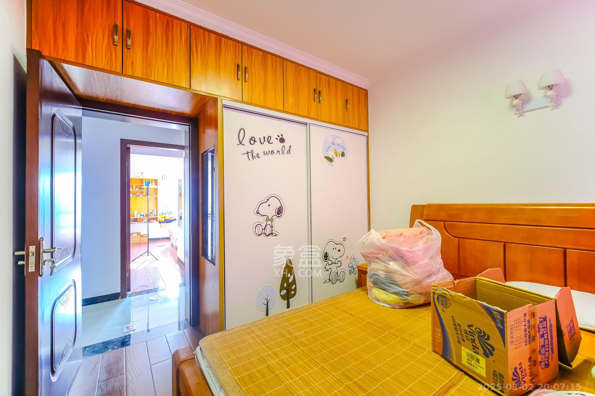 丰源国际 3室2厅2卫 1900.0元/月 丰源国际 3室2厅2卫 1900.0元/月室内图