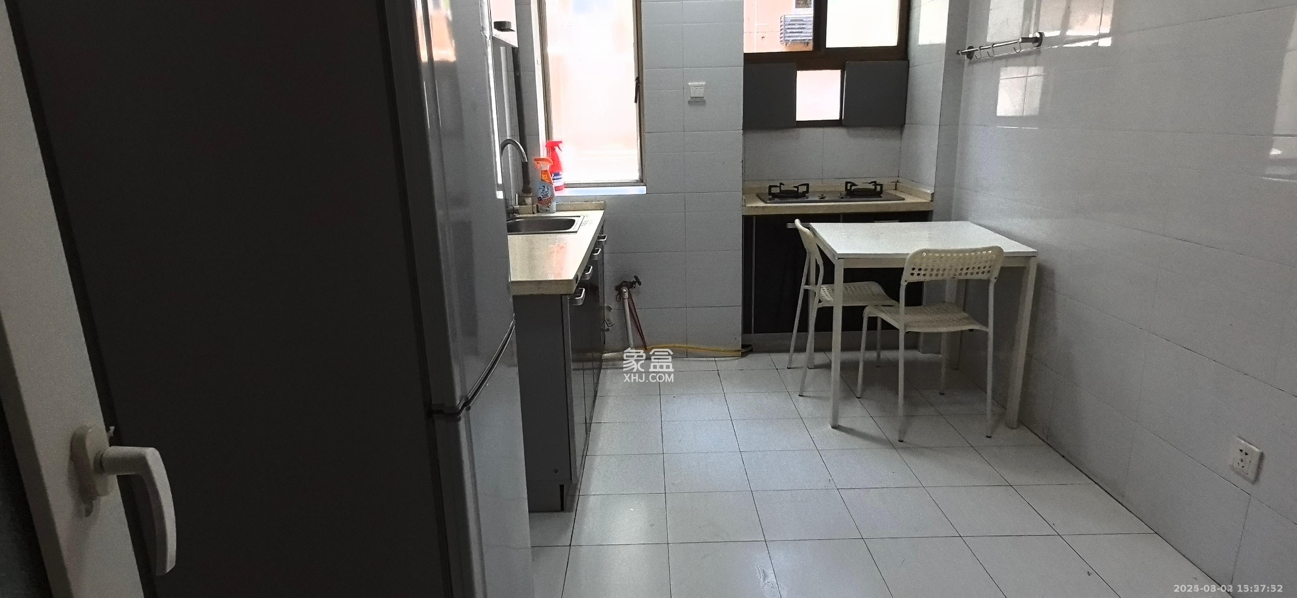 中南家园  2室1厅1卫    2000.0元/月室内图