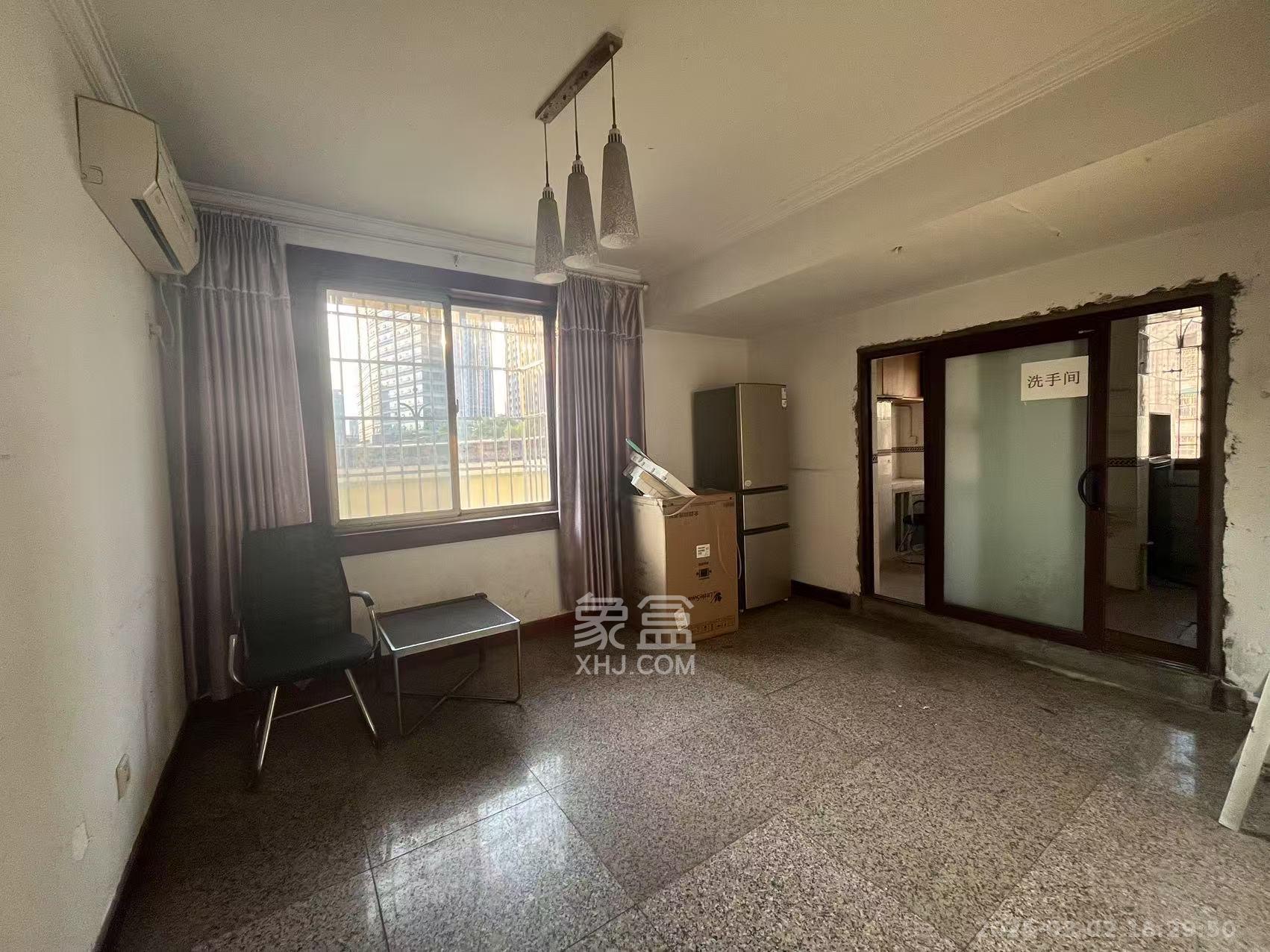 海华花园（京电大厦）  2室2厅1卫    2500.0元/月室内图