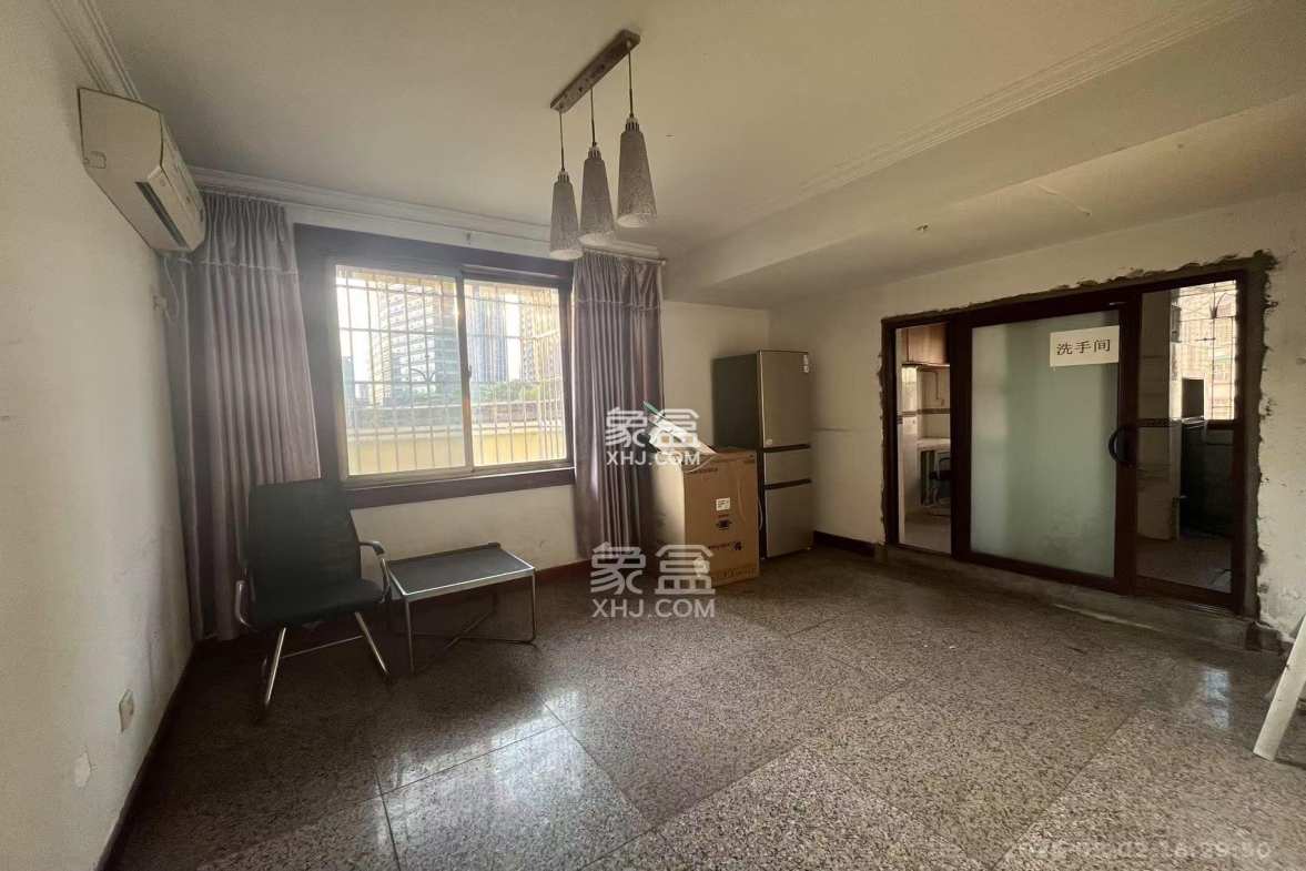 海华花园(京电大厦) 2室2厅1卫 2500.0元/月 海华花园(京电大厦) 2室2厅1卫 2500.0元/月室内图