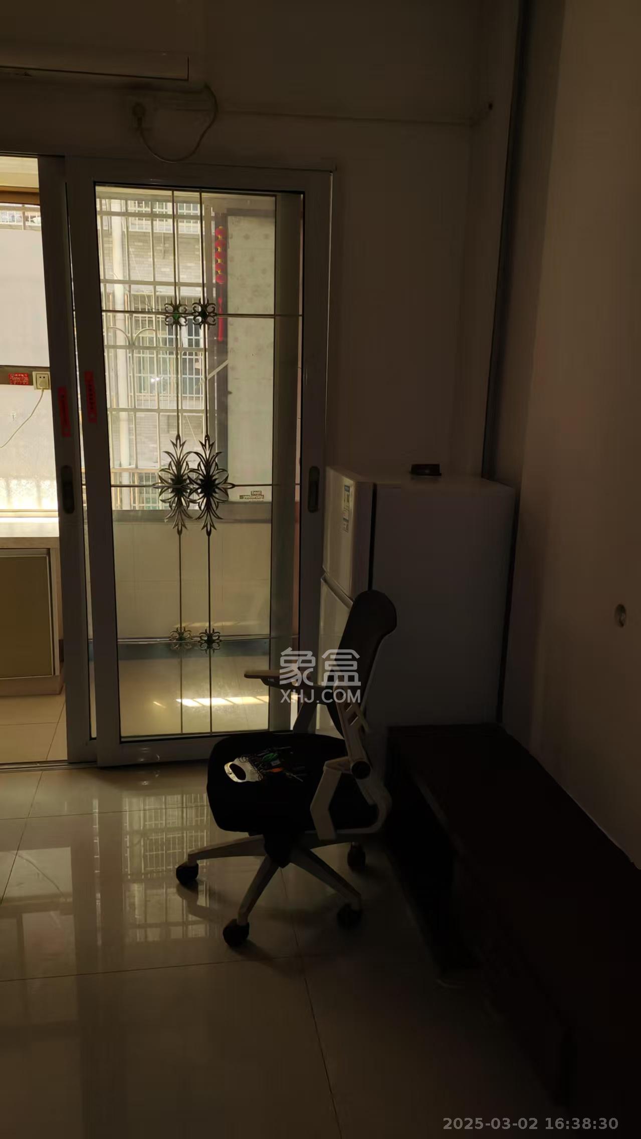 润泽园 1室0厅0卫 2600.0元/月 润泽园 1室0厅0卫 2600.0元/月室内图