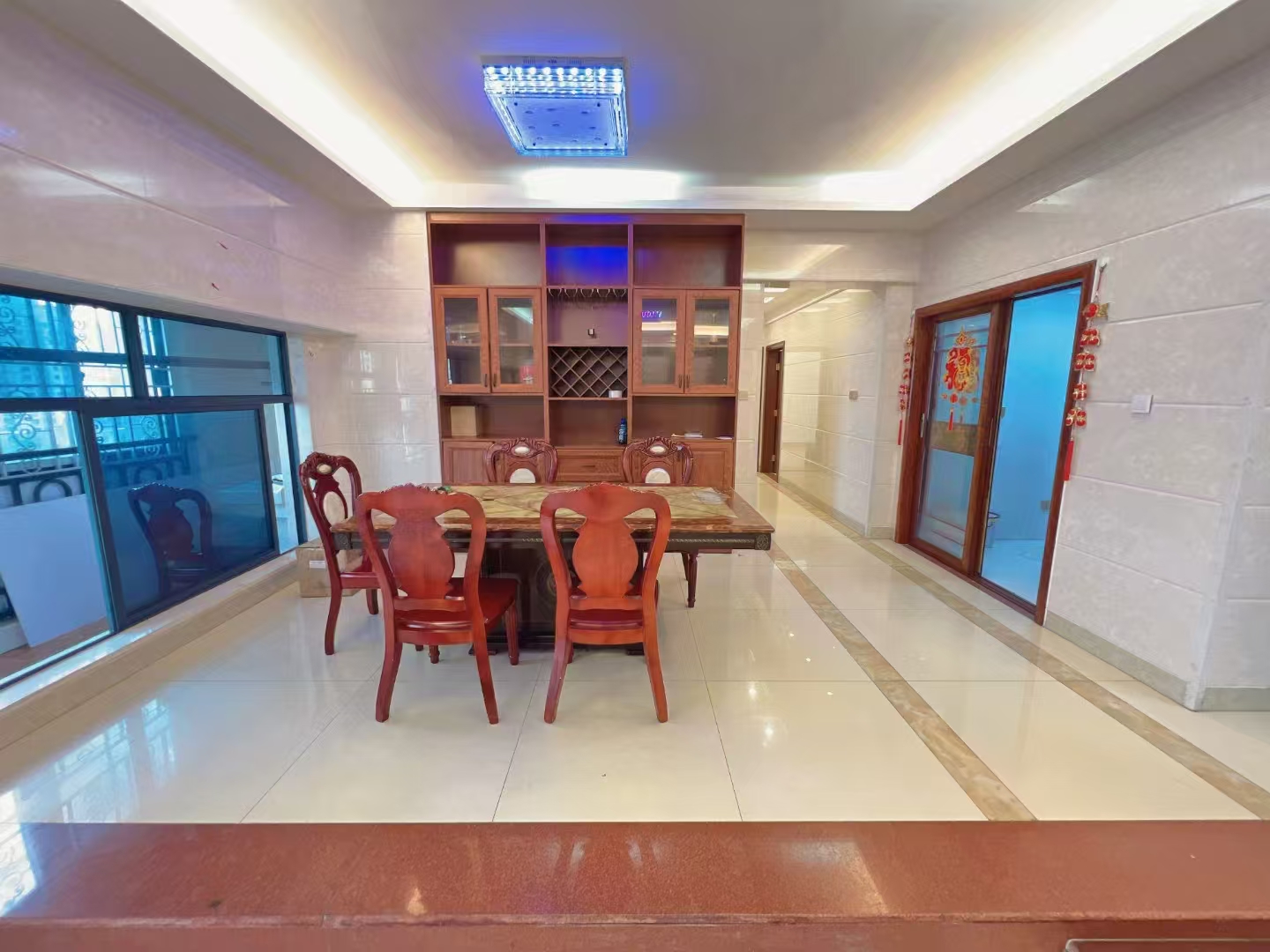 名门广场北区(二期)  3室2厅2卫    195.0万 名门广场北区(二期)  3室2厅2卫    195.0万室内图