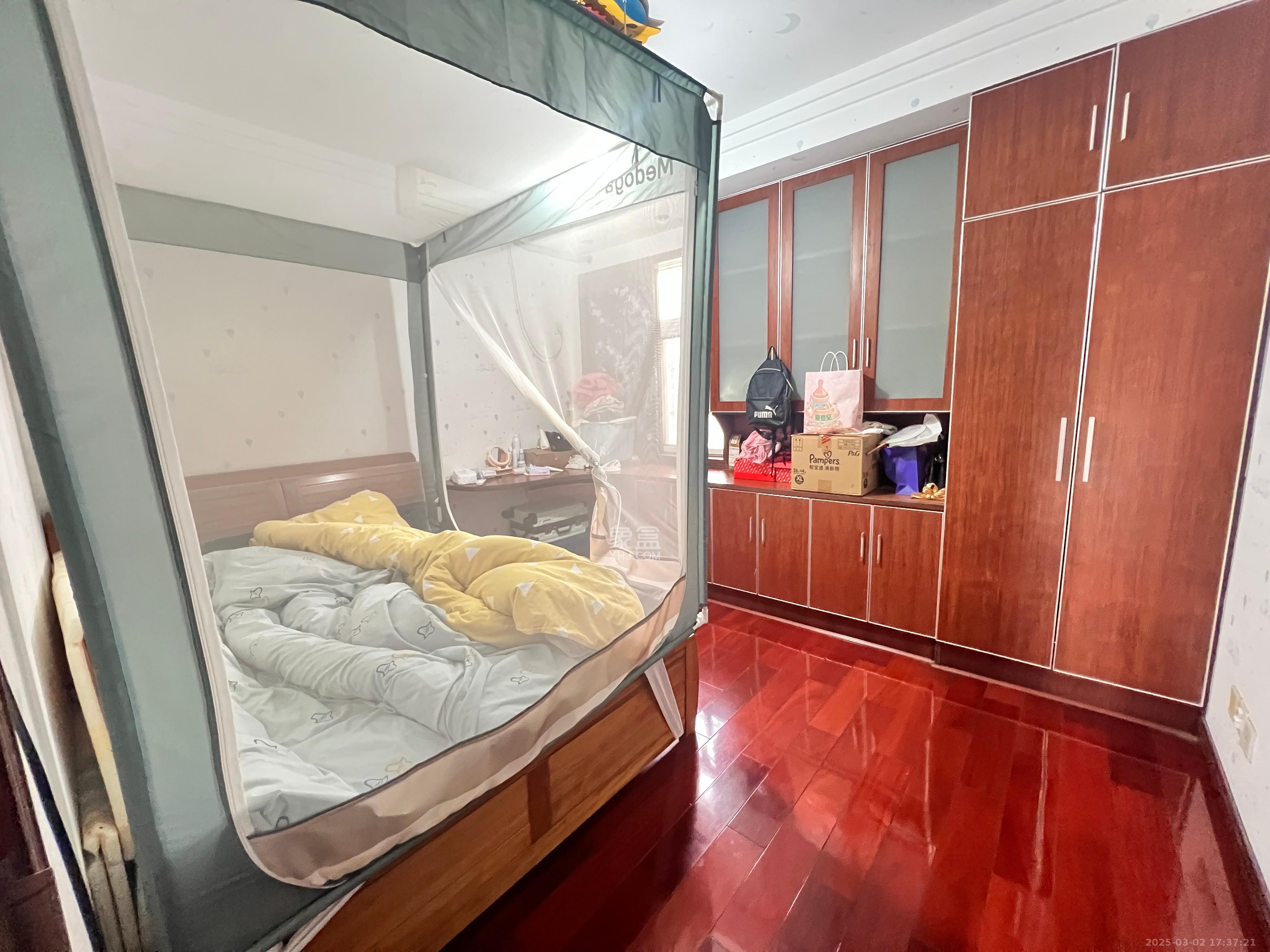 麓谷E家人 3室2厅2卫 2600.0元/月 麓谷E家人 3室2厅2卫 2600.0元/月室内图