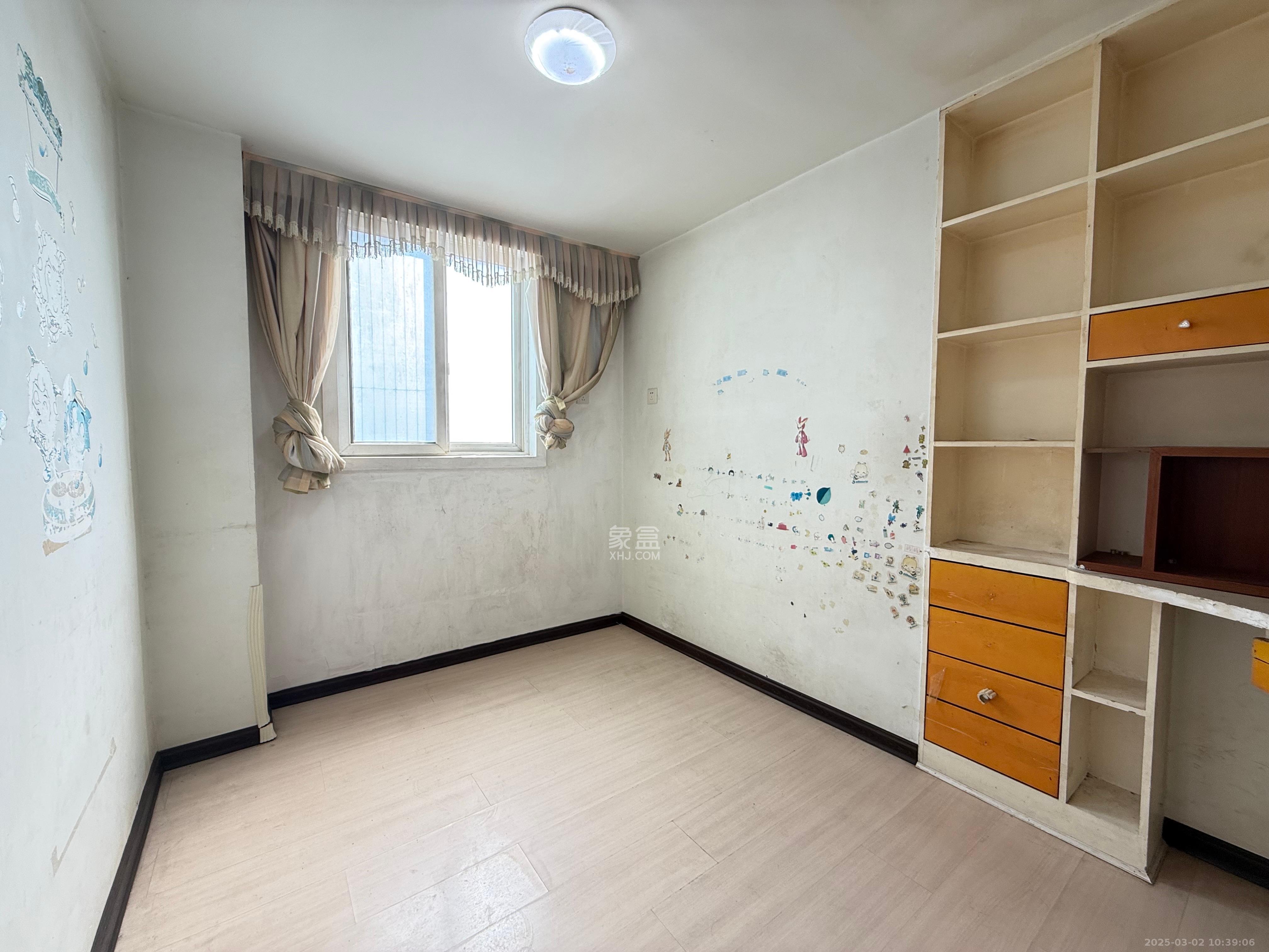 晶华美地  3室2厅2卫   1700.00元/月室内图