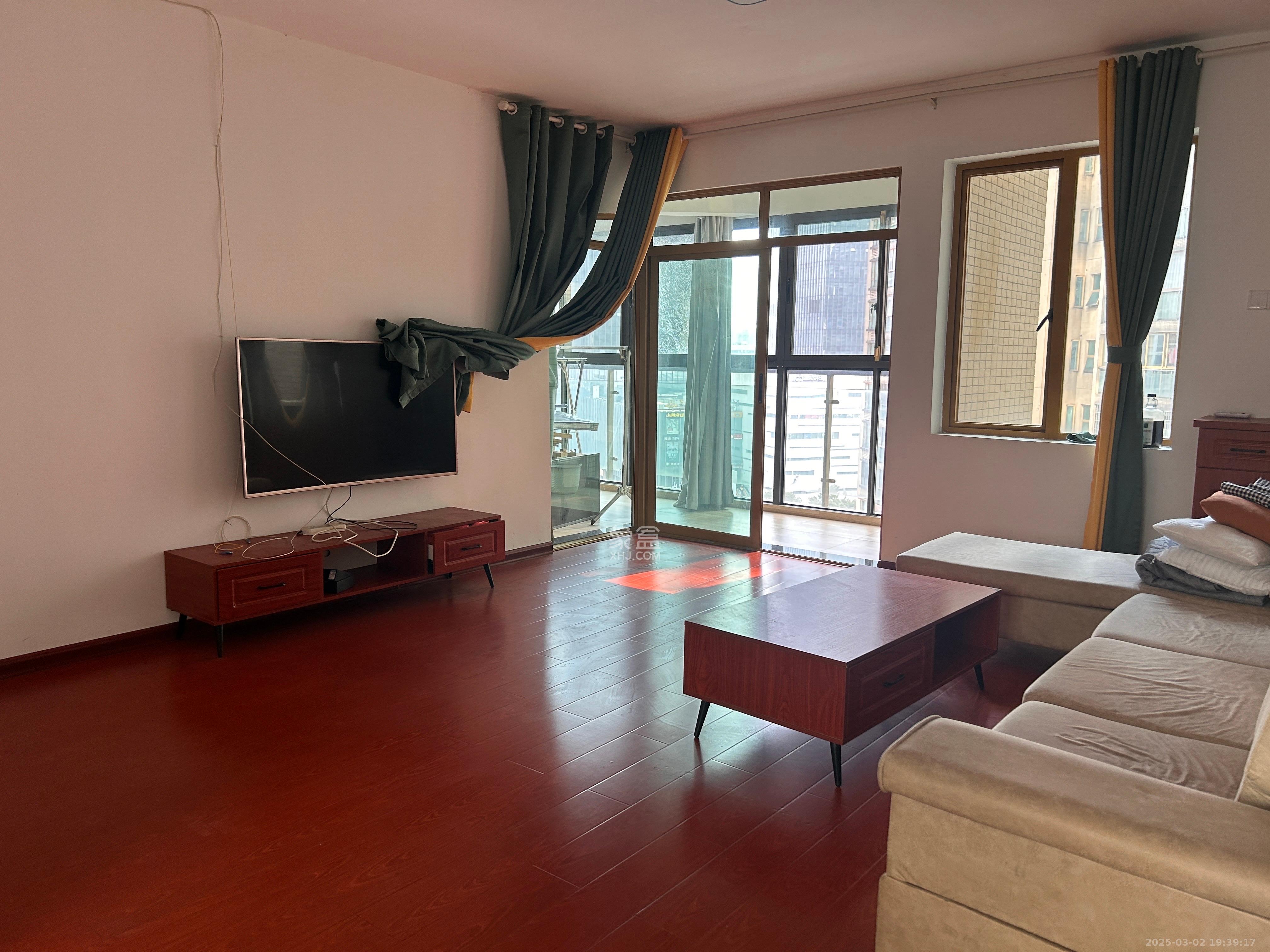 天健芙蓉盛世一期 4室2厅2卫 4400.0元/月 天健芙蓉盛世一期 4室2厅2卫 4400.0元/月室内图