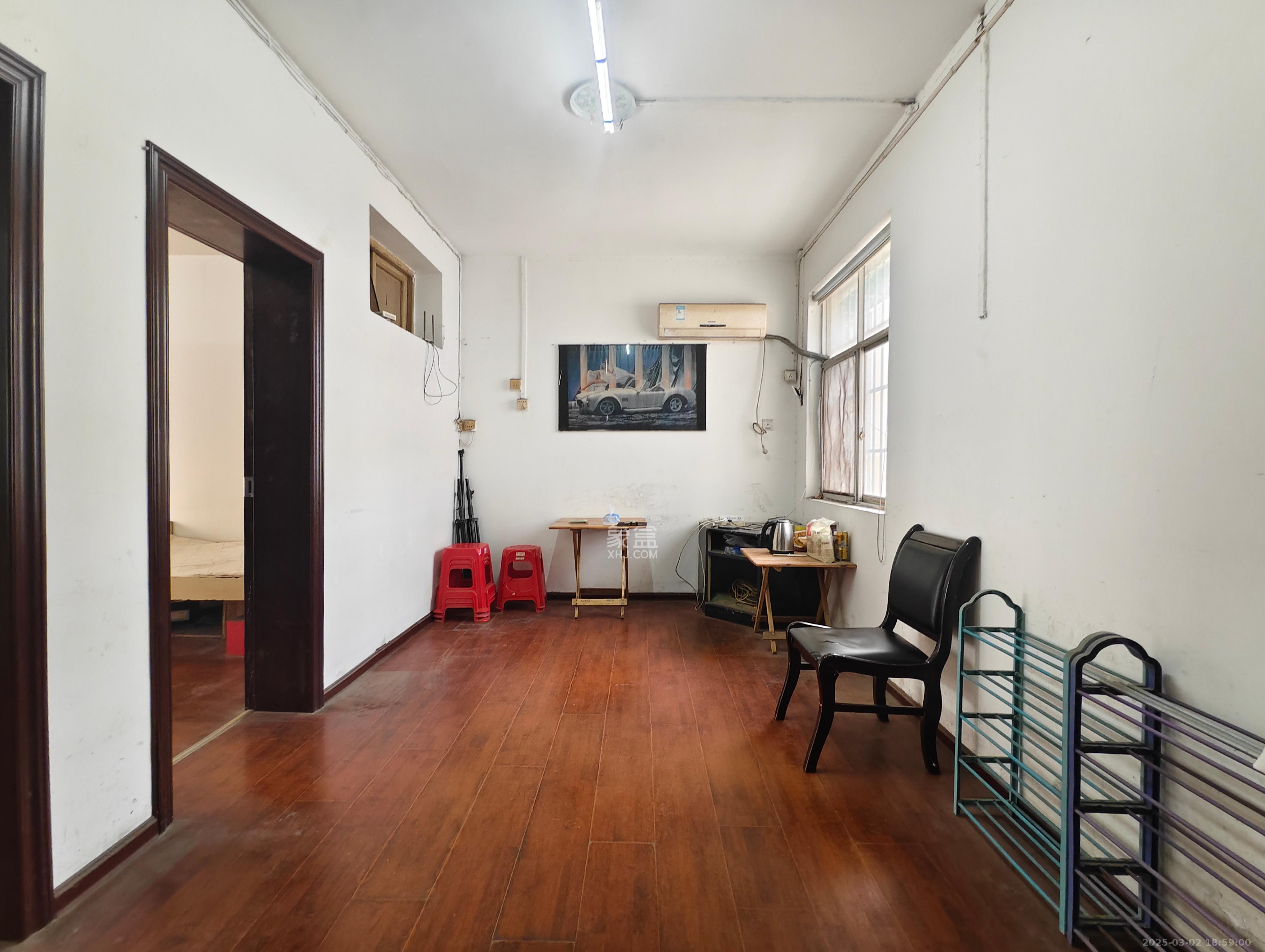 天心物业 2室1厅1卫 1500.0元/月 天心物业 2室1厅1卫 1500.0元/月室内图