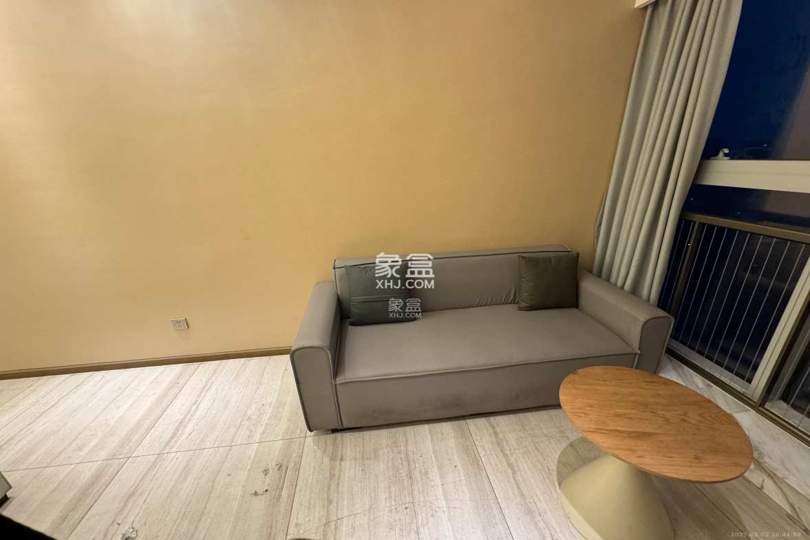 恒大誉府(融誉商业中心) 1室0厅0卫 1800.0元/月 恒大誉府(融誉商业中心) 1室0厅0卫 1800.0元/月室内图