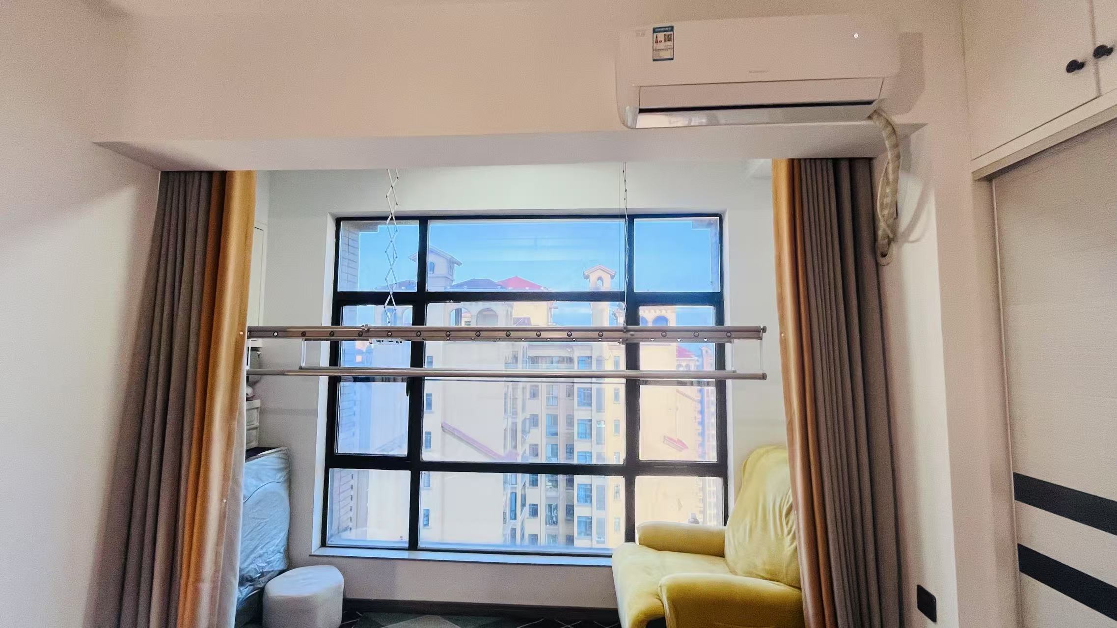 众一桂府 1室0厅0卫 32.0万 众一桂府 1室0厅0卫 32.0万客厅