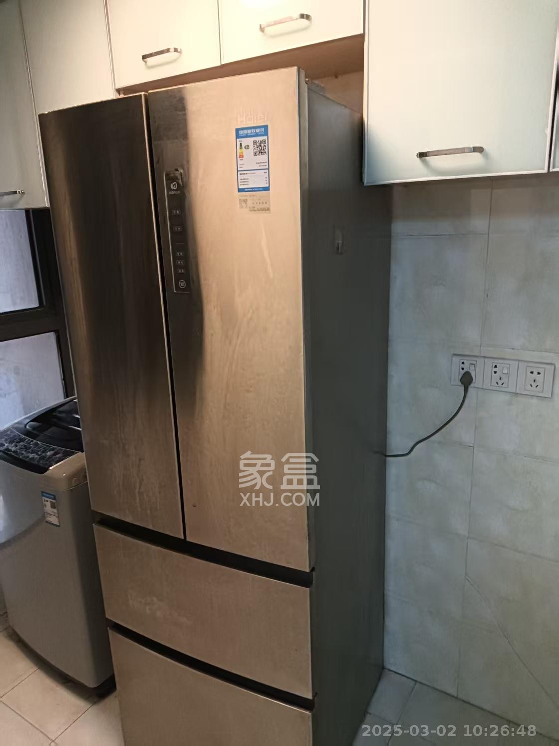 悦湖山 3室2厅2卫 2000.0元/月 悦湖山 3室2厅2卫 2000.0元/月室内图