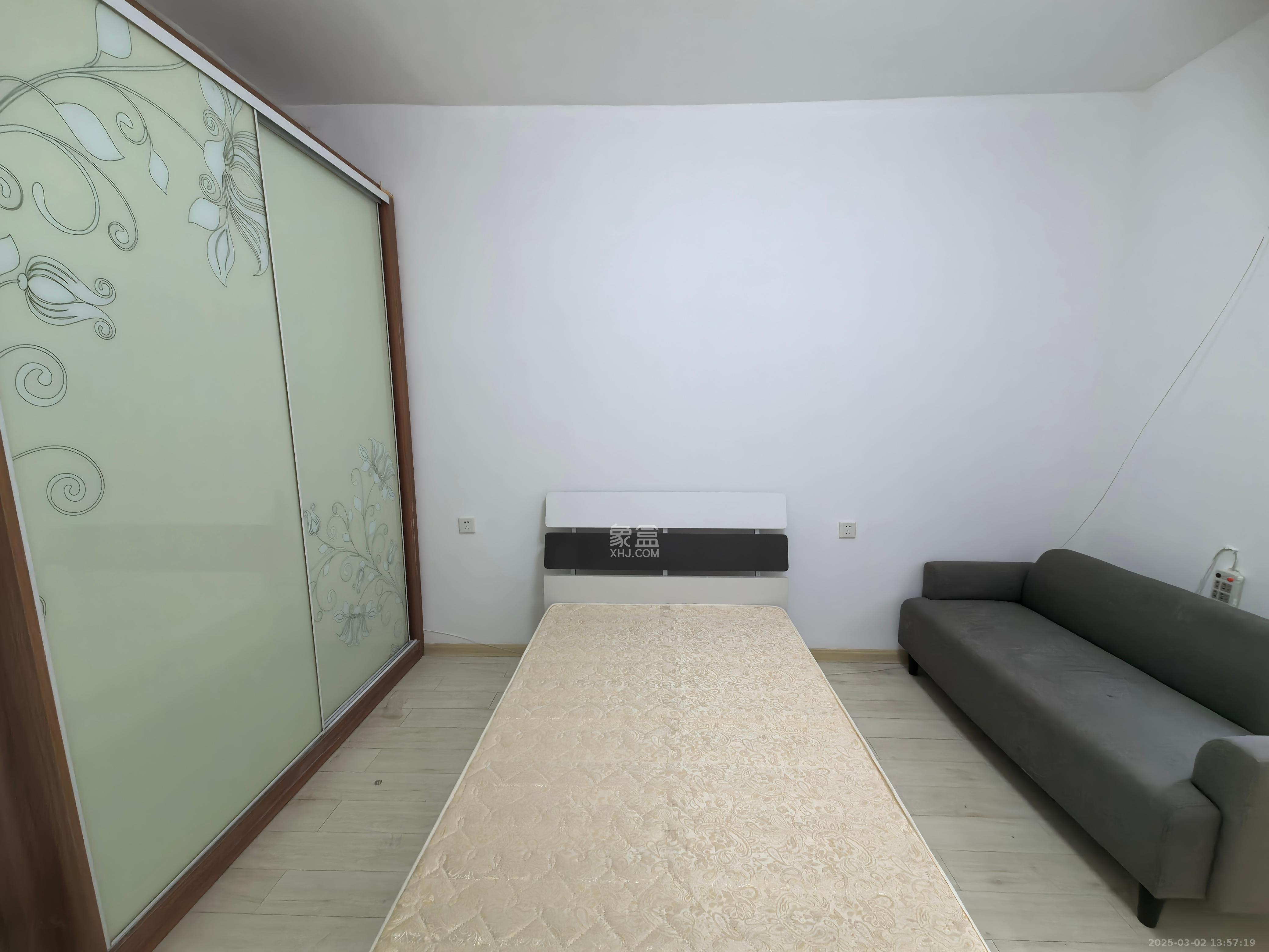 中南家园  2室1厅1卫    2000.0元/月室内图