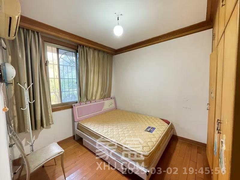 阳明山庄  3室2厅2卫   2200.00元/月