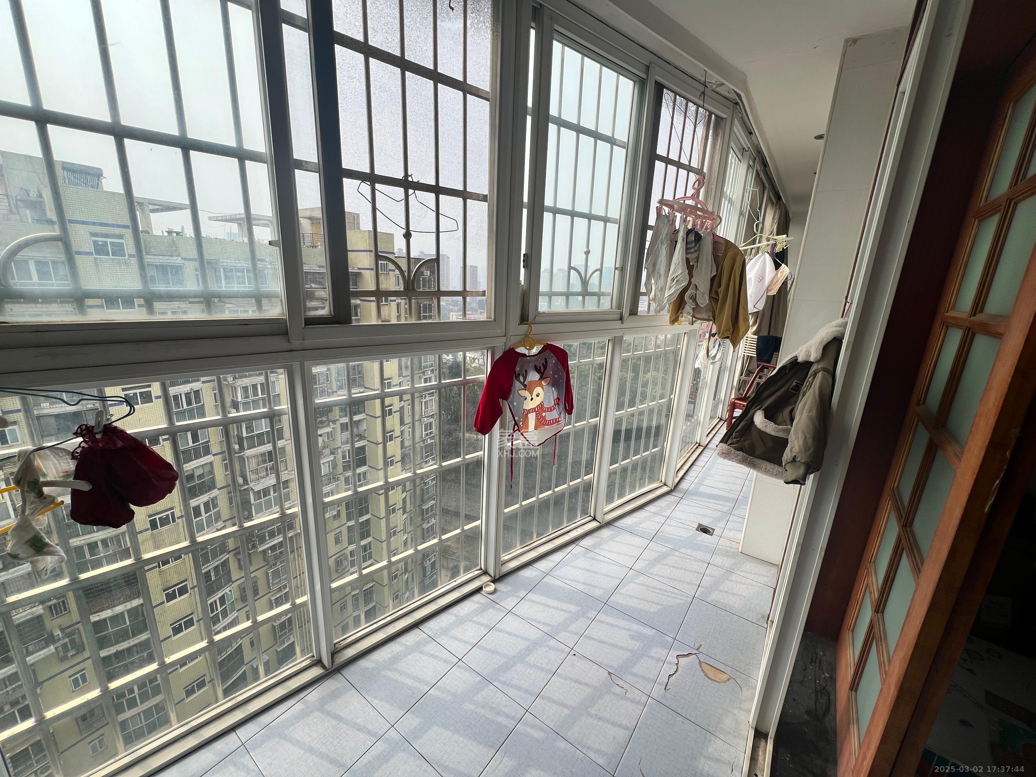 麓谷E家人  3室2厅2卫    2600.0元/月室内图