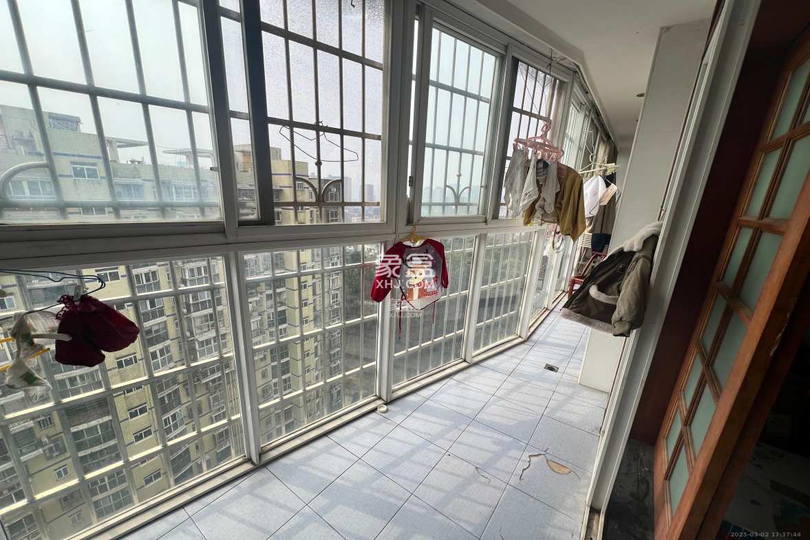 麓谷E家人 3室2厅2卫 2600.0元/月 麓谷E家人 3室2厅2卫 2600.0元/月室内图