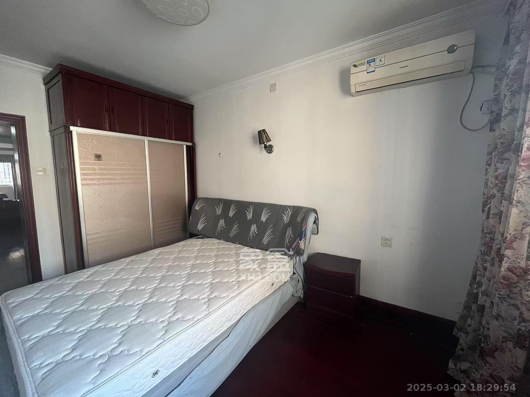 海华花园（京电大厦）  2室2厅1卫    2500.0元/月室内图