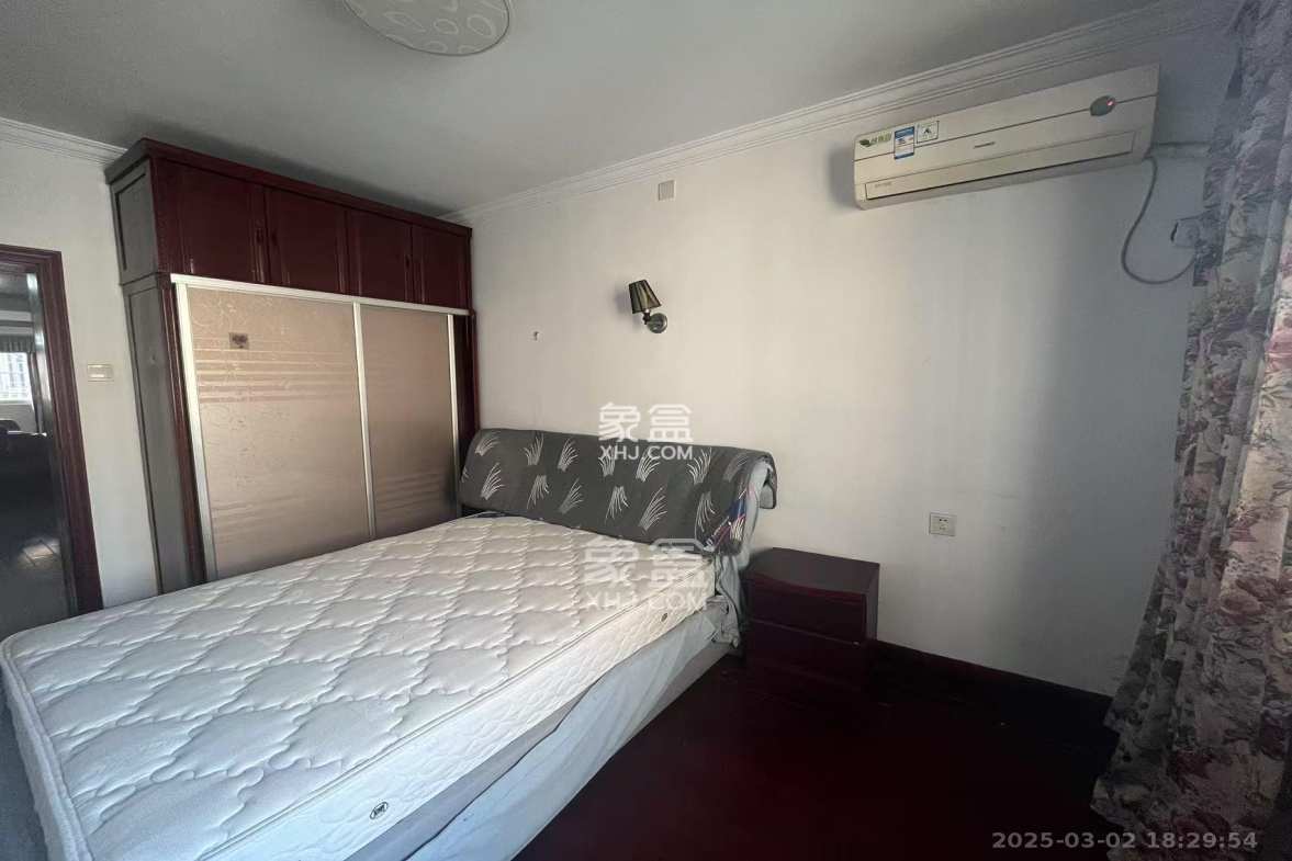 海华花园(京电大厦) 2室2厅1卫 2500.0元/月 海华花园(京电大厦) 2室2厅1卫 2500.0元/月室内图