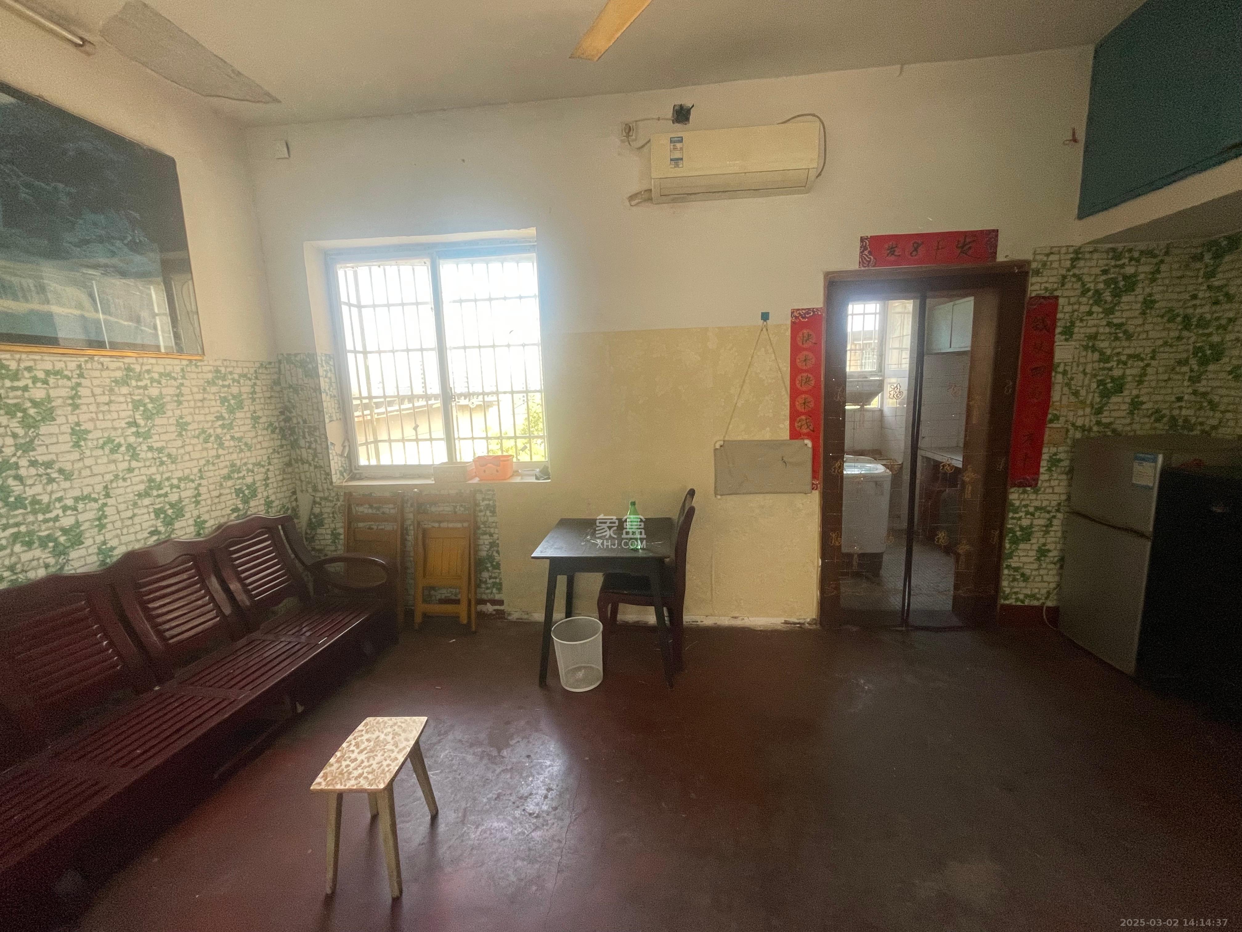 二机小区 2室1厅1卫 800.0元/月 二机小区 2室1厅1卫 800.0元/月室内图