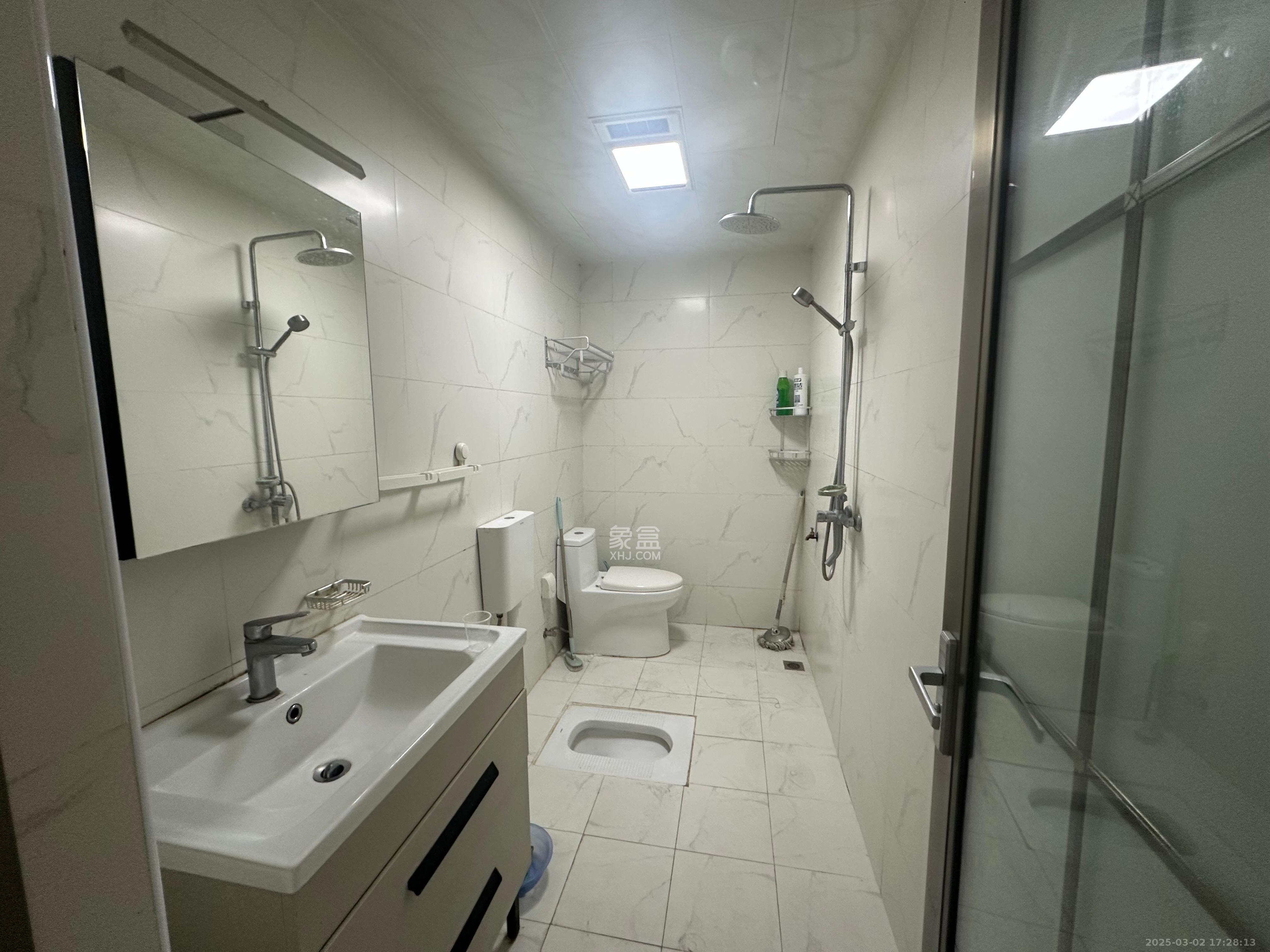 橘郡礼顿山  2室2厅1卫    1700.0元/月 橘郡礼顿山  2室2厅1卫    1700.0元/月室内图