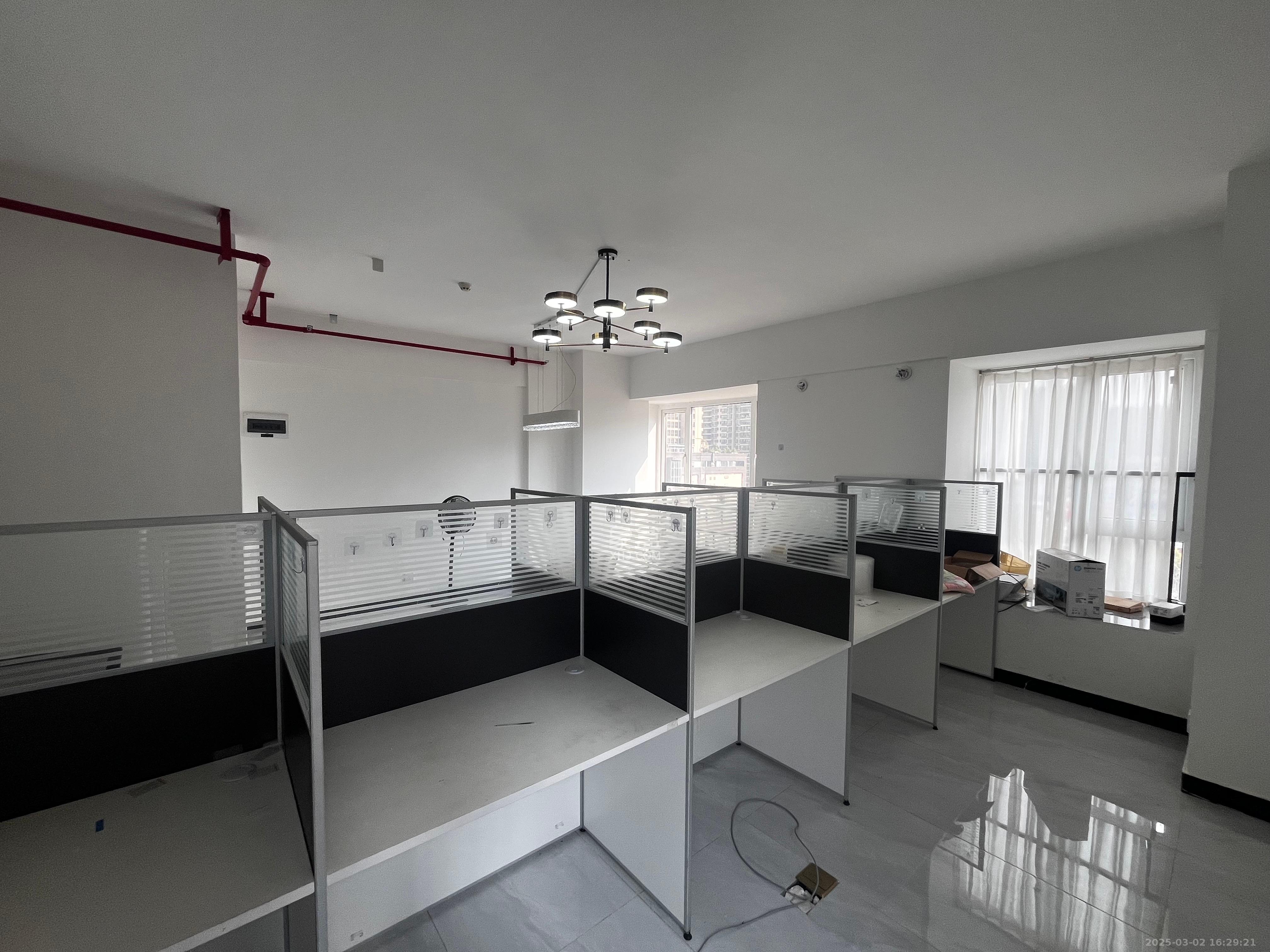 芙蓉万国城MOMA(卓越汇富苑) 1室1厅1卫 1650.0元/月 芙蓉万国城MOMA(卓越汇富苑) 1室1厅1卫 1650.0元/月室内图