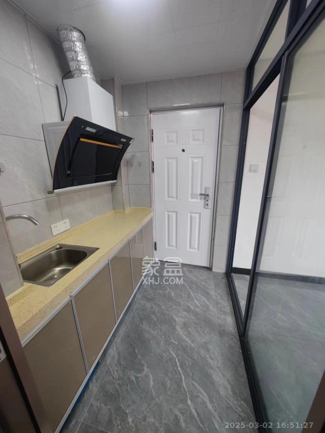 黄荆小区 1室1厅1卫 1300.0元/月 黄荆小区 1室1厅1卫 1300.0元/月室内图