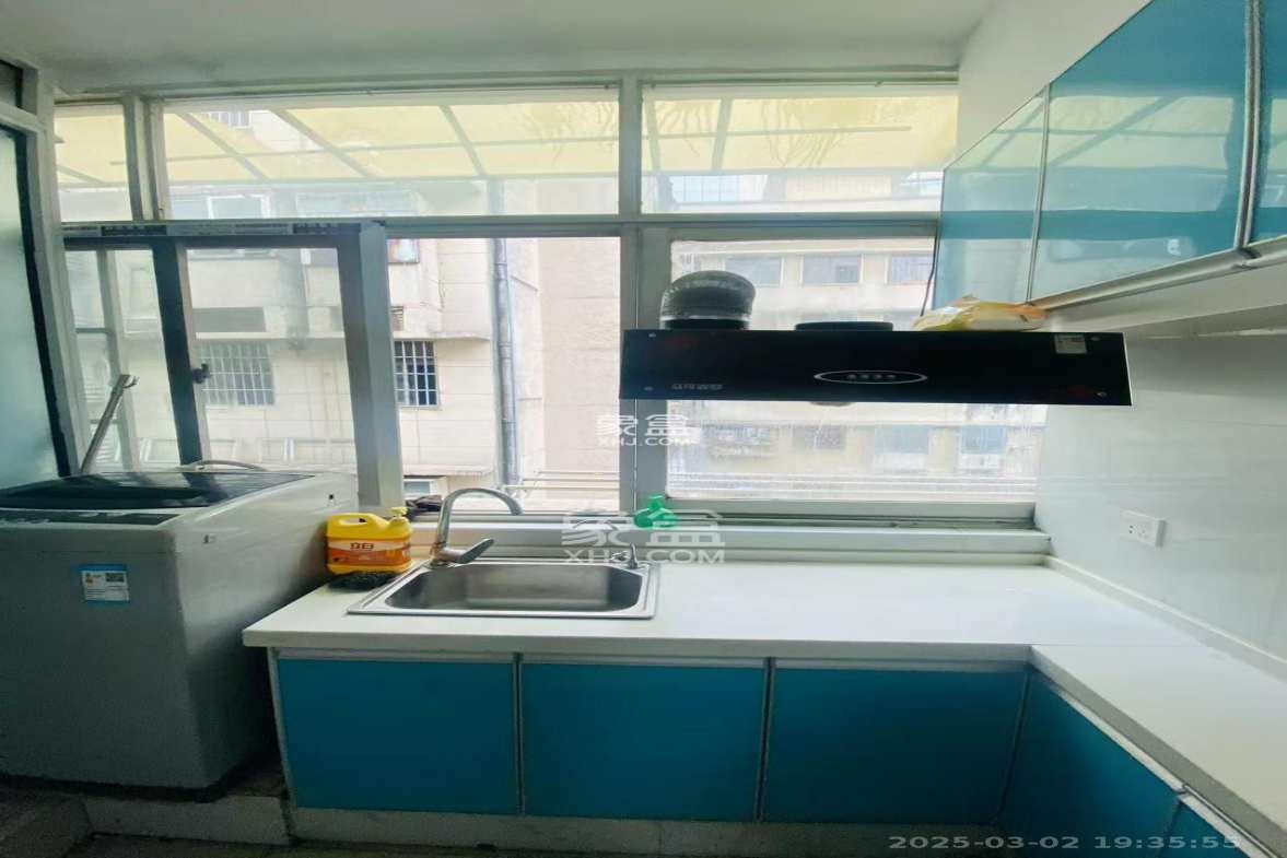 纺织厂宿舍 1室1厅1卫 1400.0元/月 纺织厂宿舍 1室1厅1卫 1400.0元/月室内图