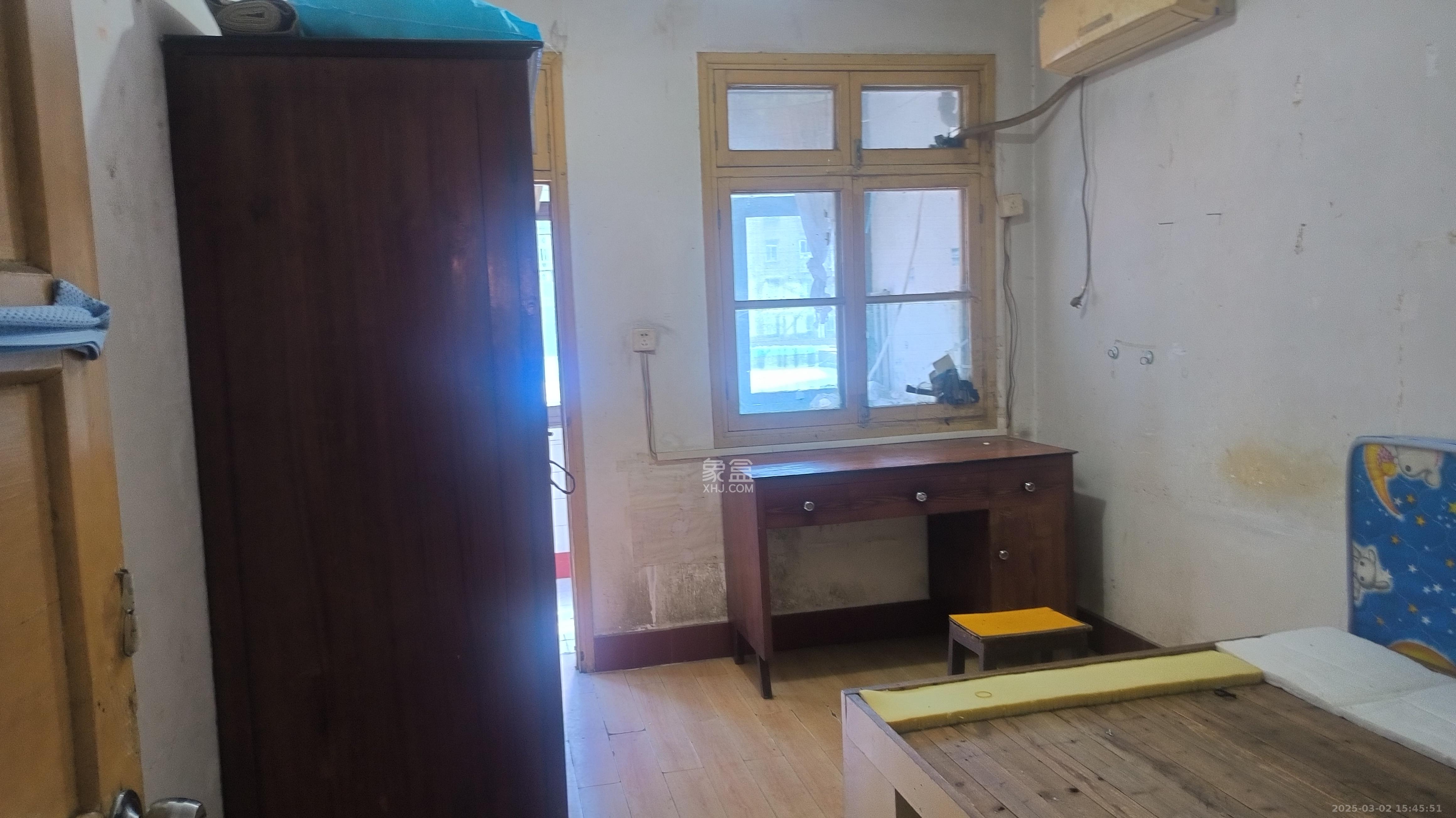 省肉食水产总公司宿舍 2室1厅1卫 1300.0元/月 省肉食水产总公司宿舍 2室1厅1卫 1300.0元/月室内图