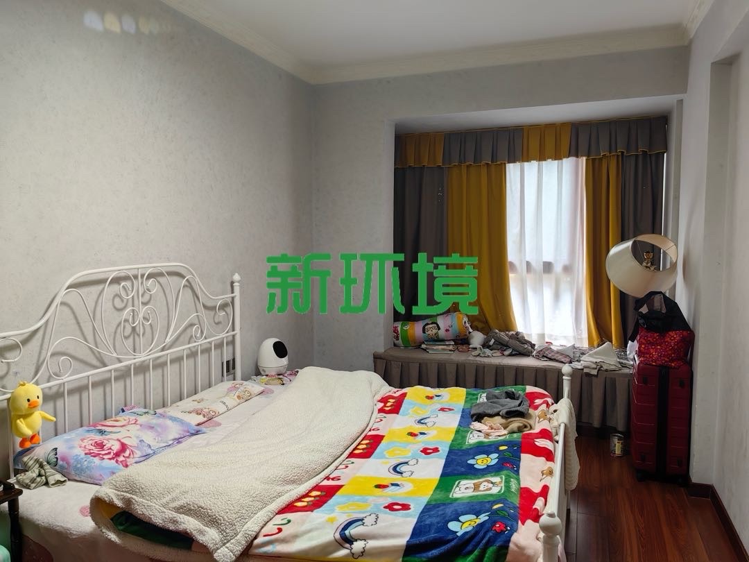 鑫成君泰  3室2厅2卫   86.80万客厅