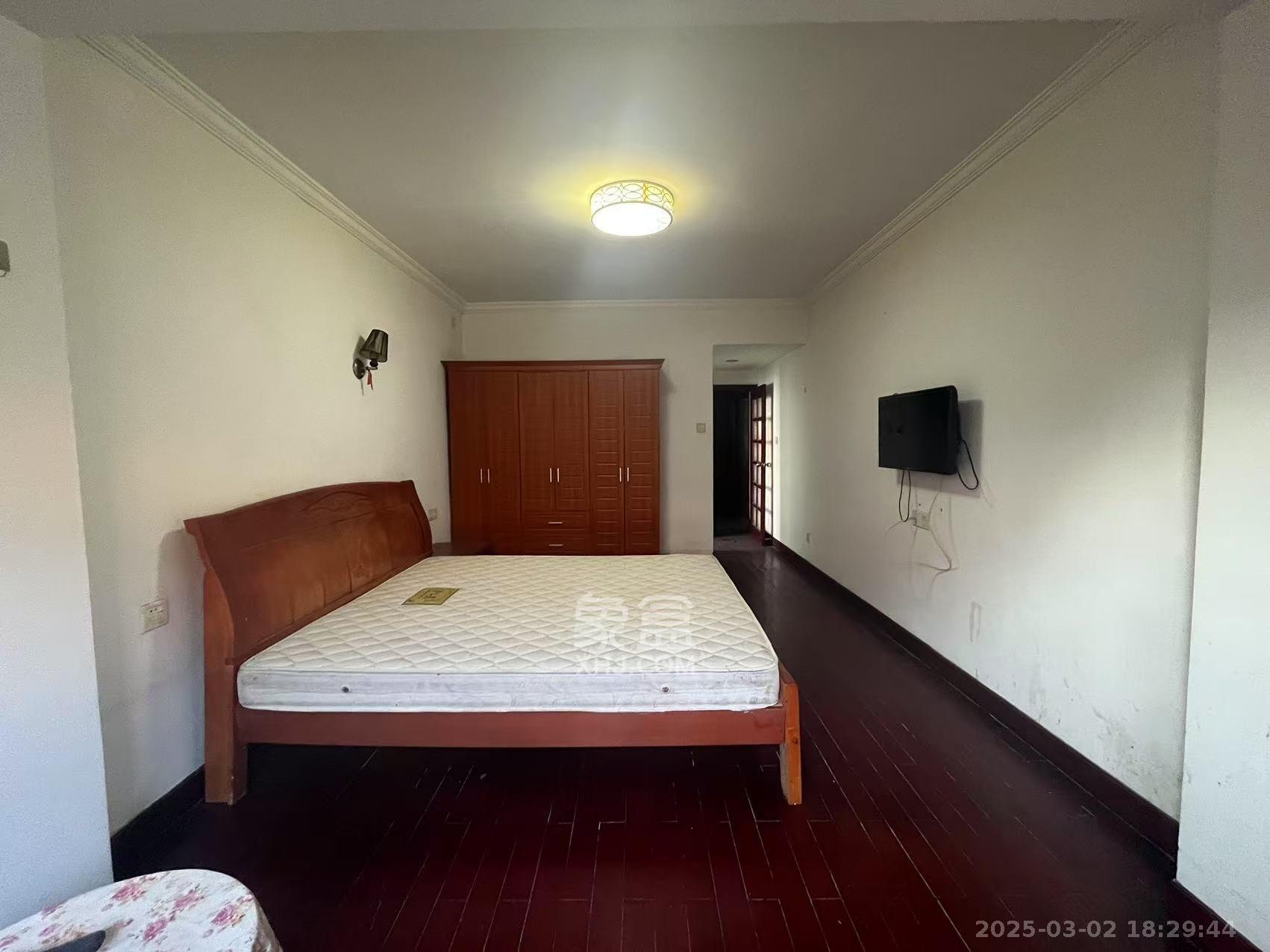 海华花园（京电大厦）  2室2厅1卫    2500.0元/月室内图