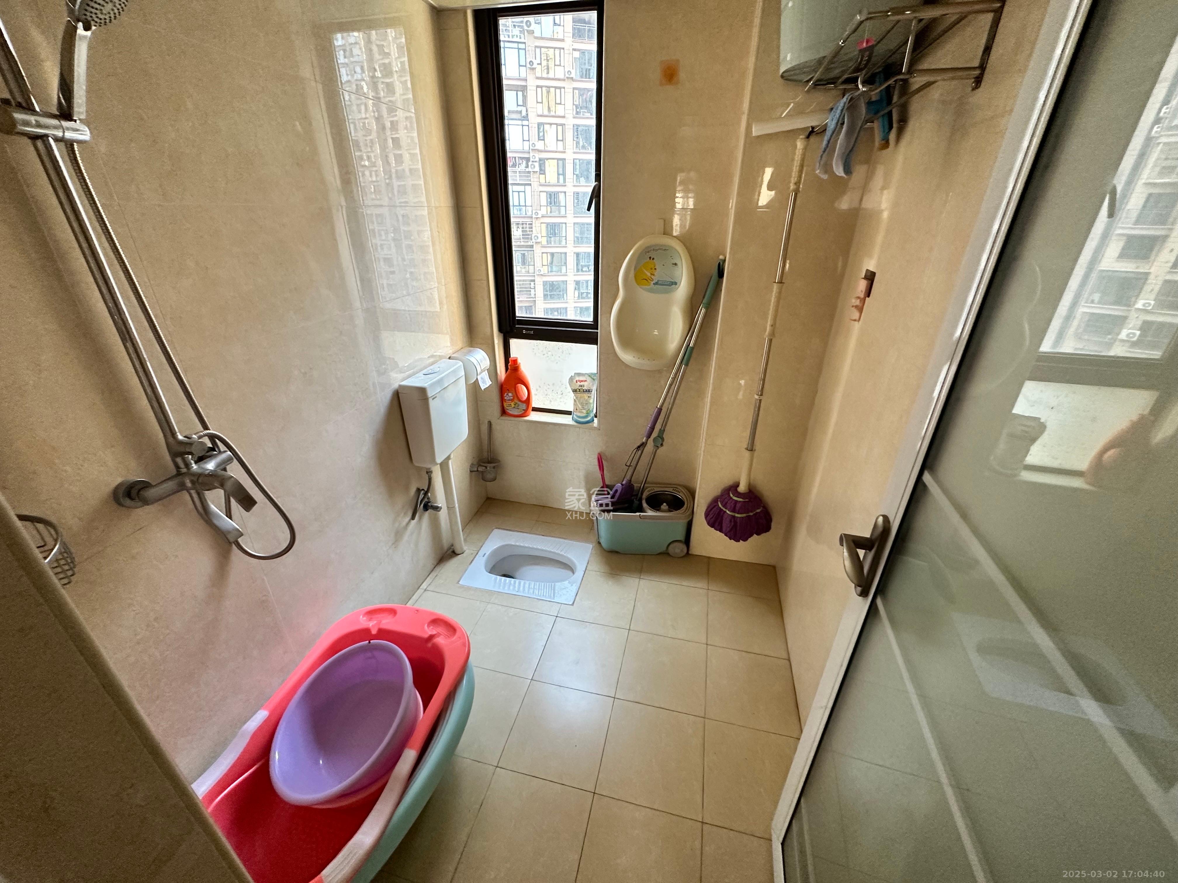 华润橡树湾 3室2厅1卫 2400.0元/月 华润橡树湾 3室2厅1卫 2400.0元/月室内图