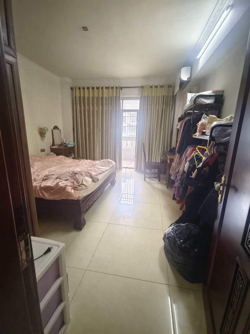 泰河阁小区(下洋路6号)  3室2厅2卫    178.0万客厅